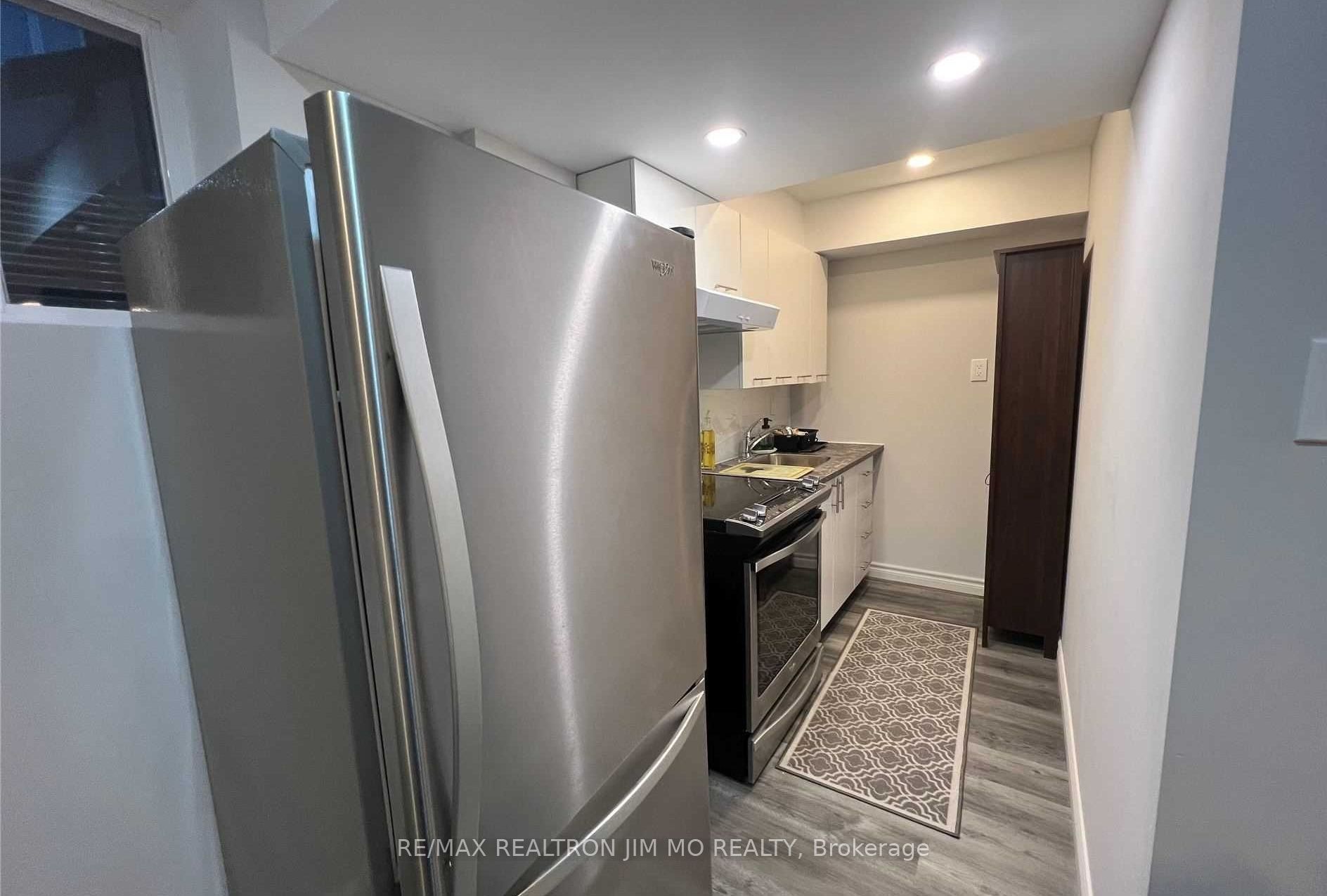 59 Dundonald Trail Basement, Newmarket, ON L3Y 0E1 photo 5
