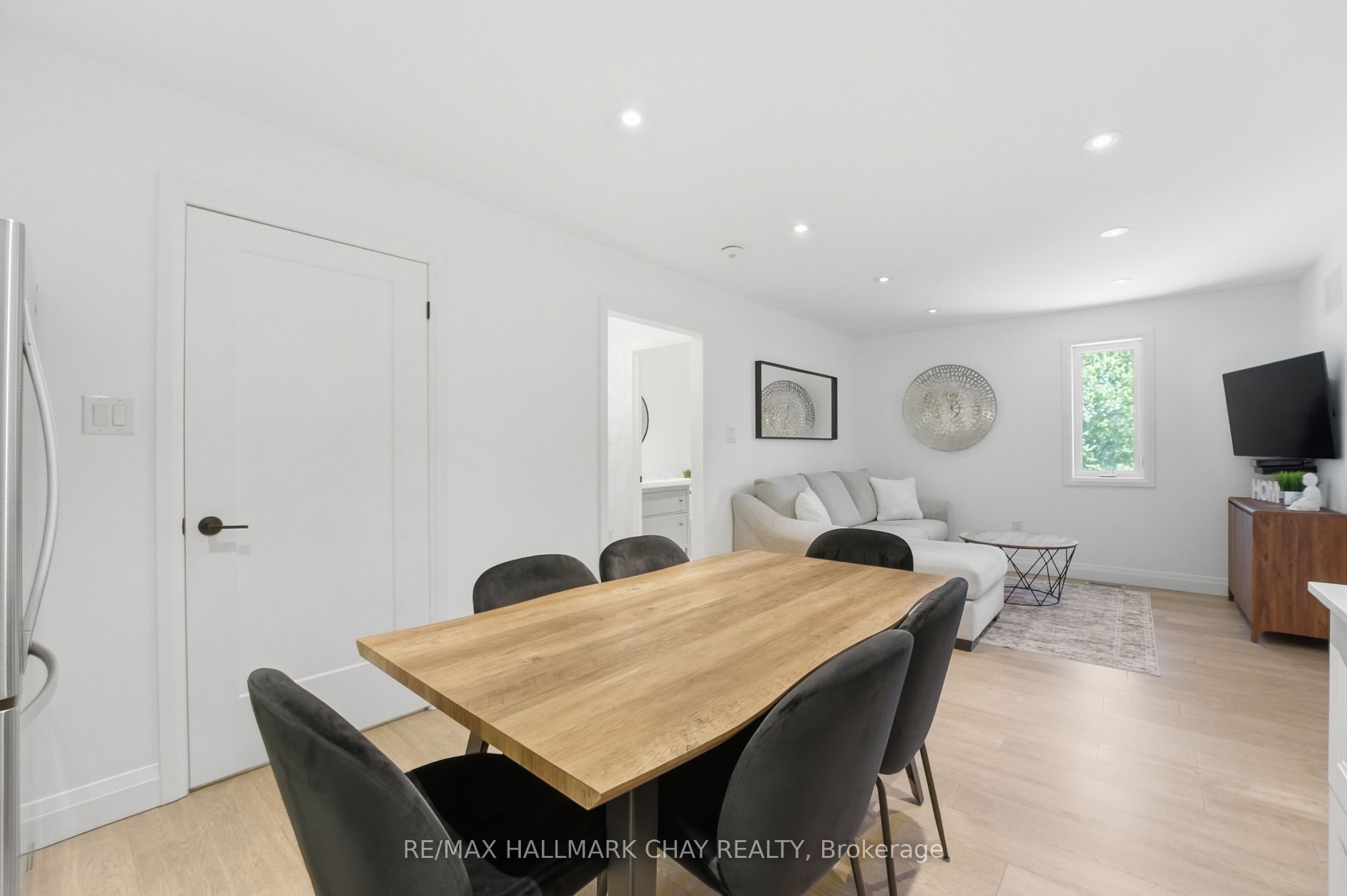 147 Murphy Road, Essa, ON L0M 1B1 photo 4