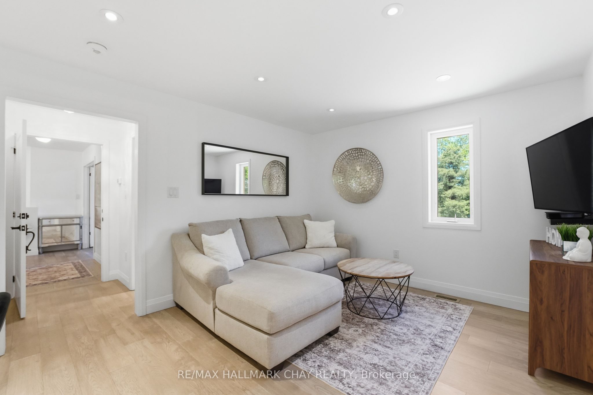 147 Murphy Road, Essa, ON L0M 1B1 photo 5