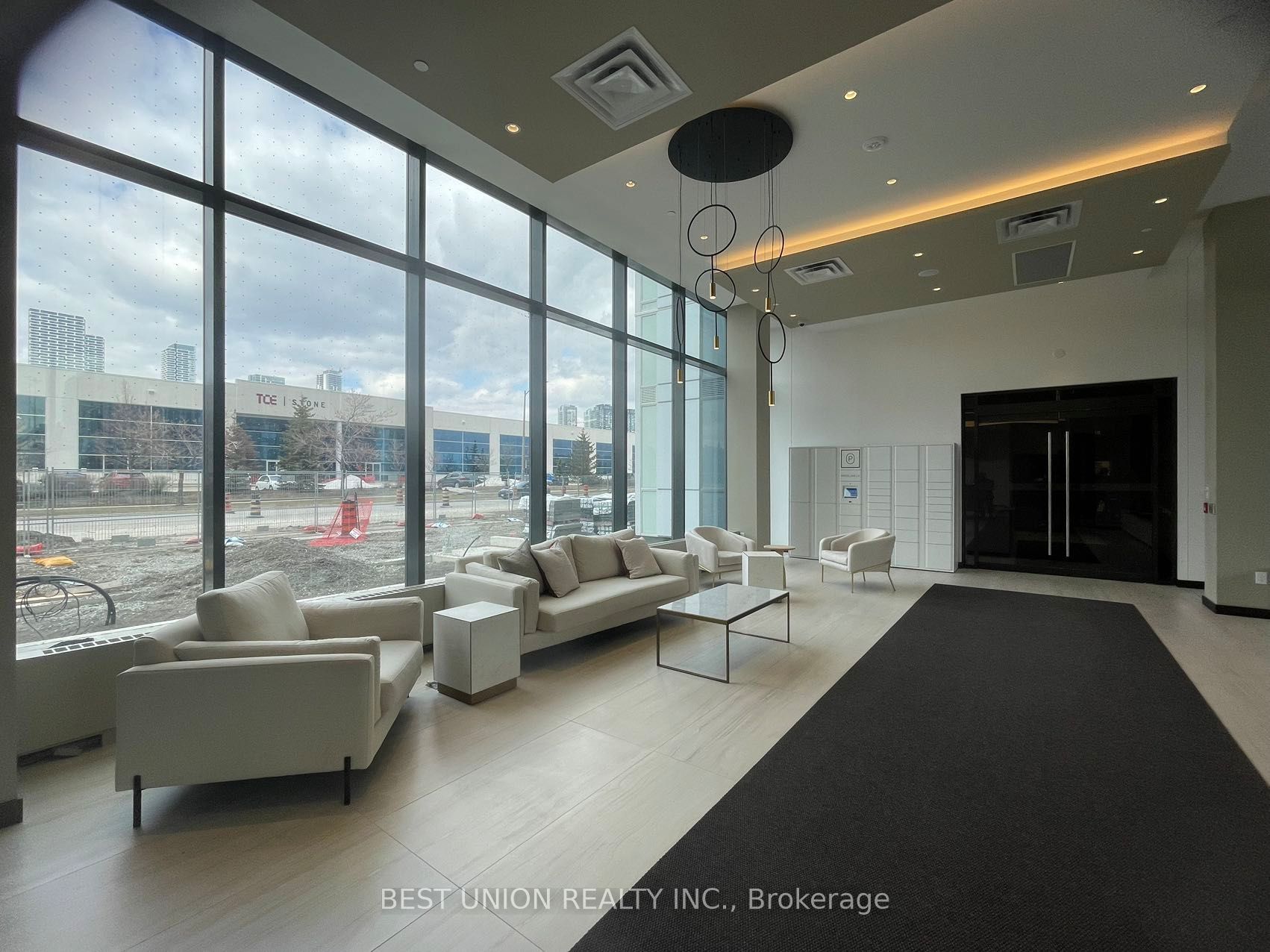 38 Honeycrisp Crescent 1906, Vaughan, ON L4K 0M7 photo 3