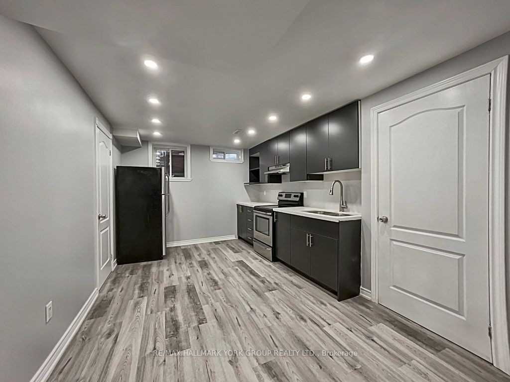130 Orr Drive Lower, Bradford West Gwillimbury, ON L3Z 0S2