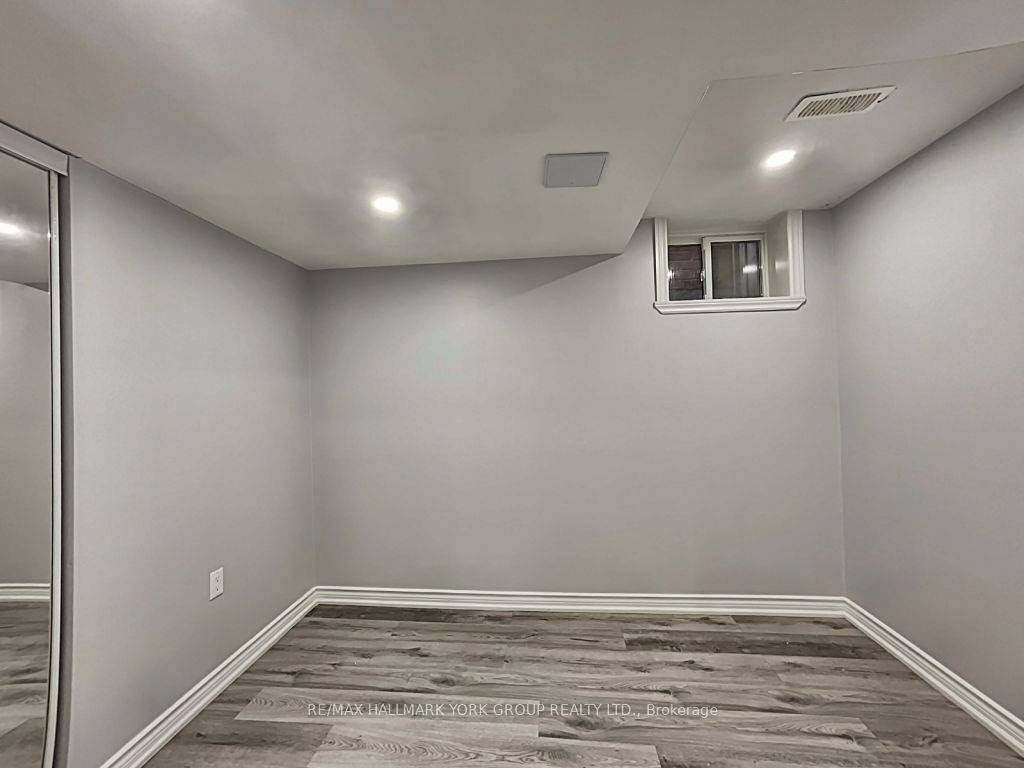 130 Orr Drive Lower, Bradford West Gwillimbury, ON L3Z 0S2 photo 3