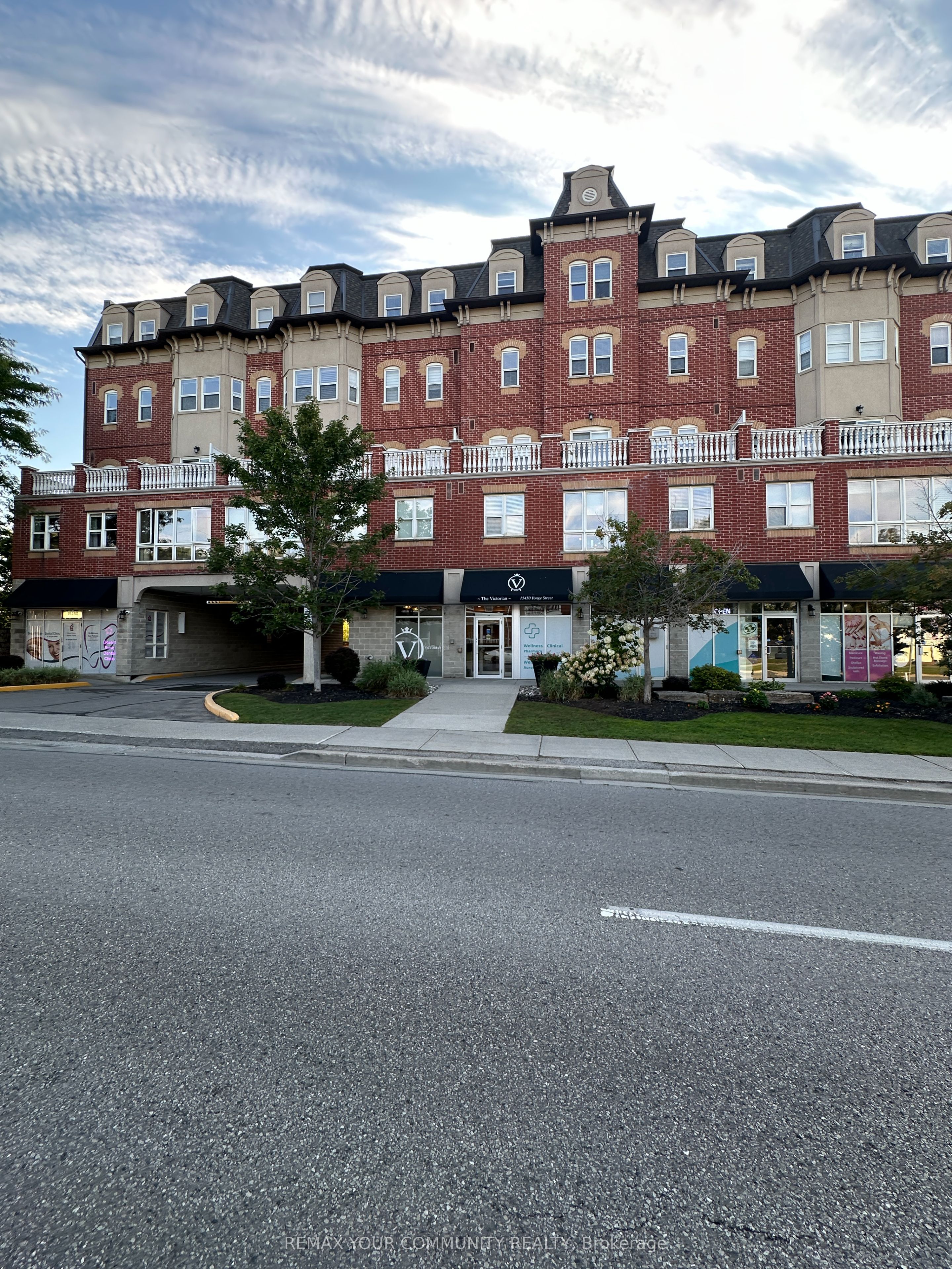 15450 Yonge Street 205, Aurora, ON L4G 0K1