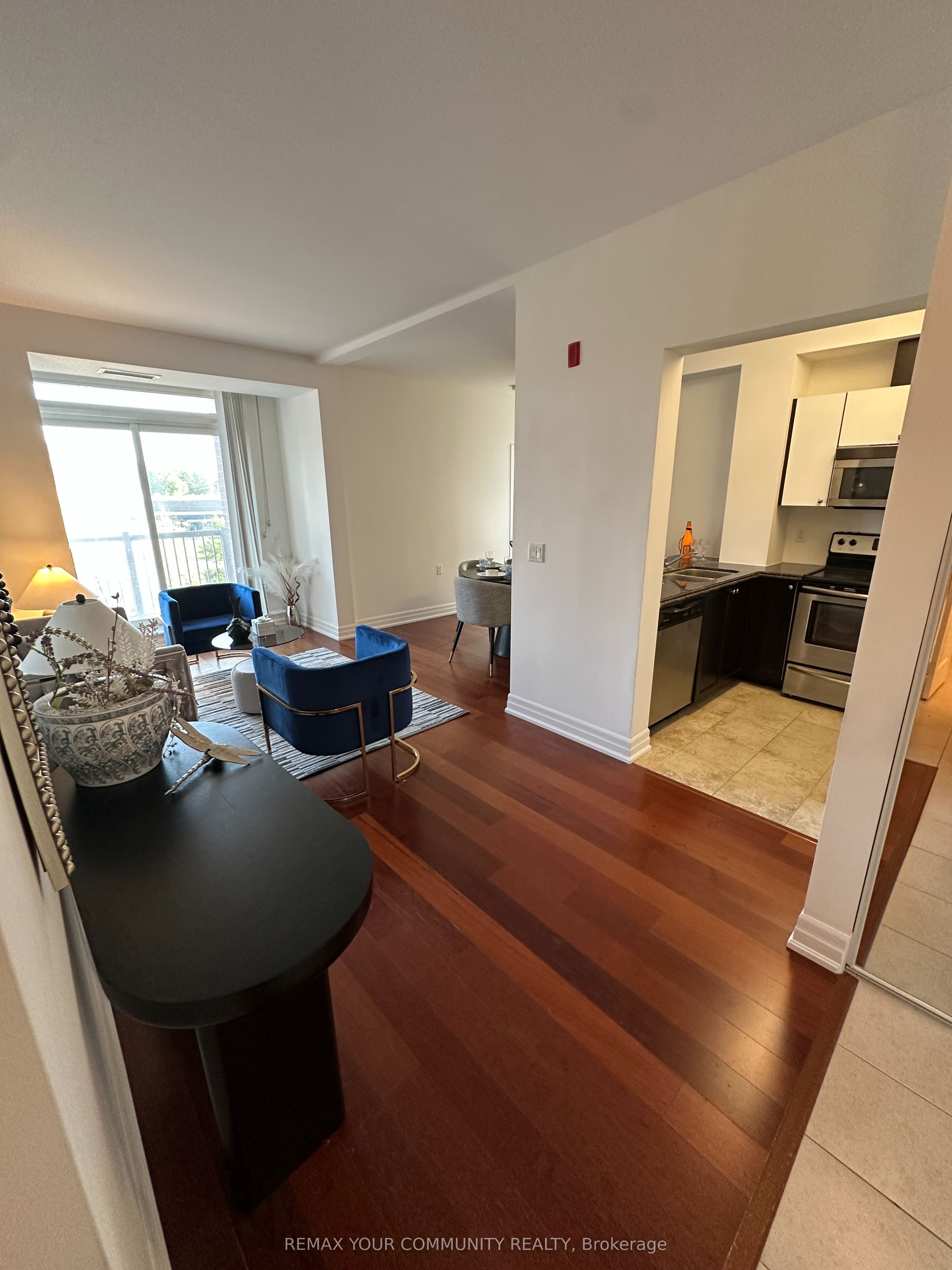 15450 Yonge Street 205, Aurora, ON L4G 0K1 photo 4