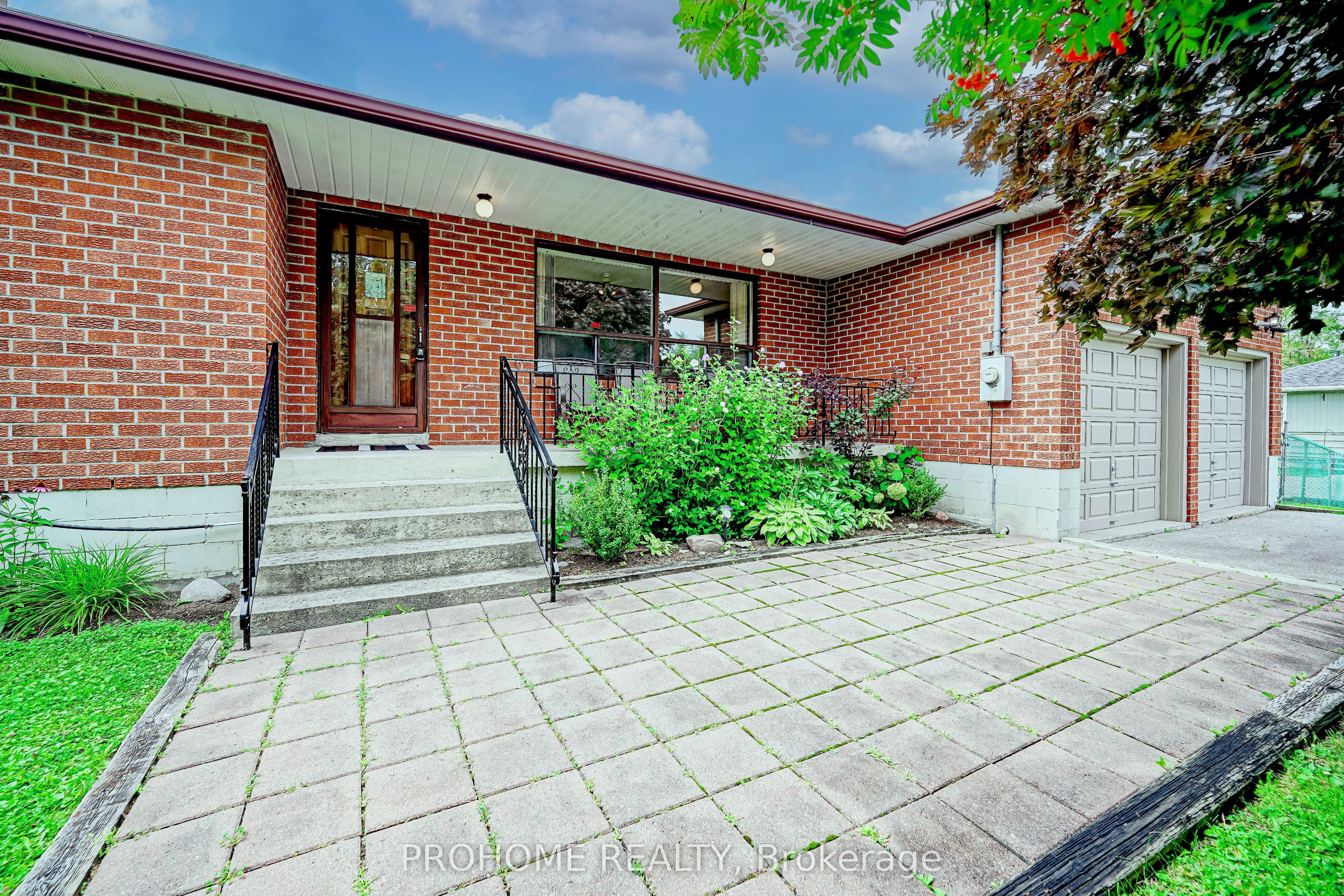 10 Joel Avenue, Georgina, ON L0E 1S0 photo 5