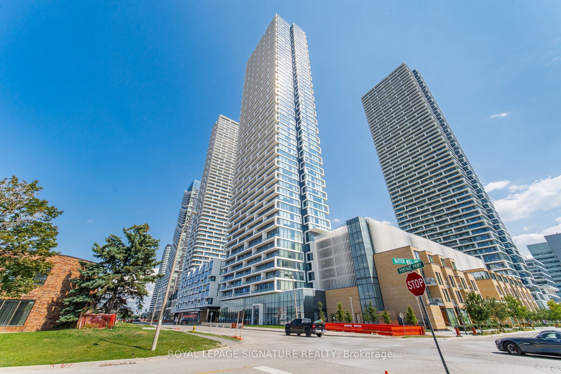 898 Portage Parkway 5301, Vaughan, ON L4K 0J6