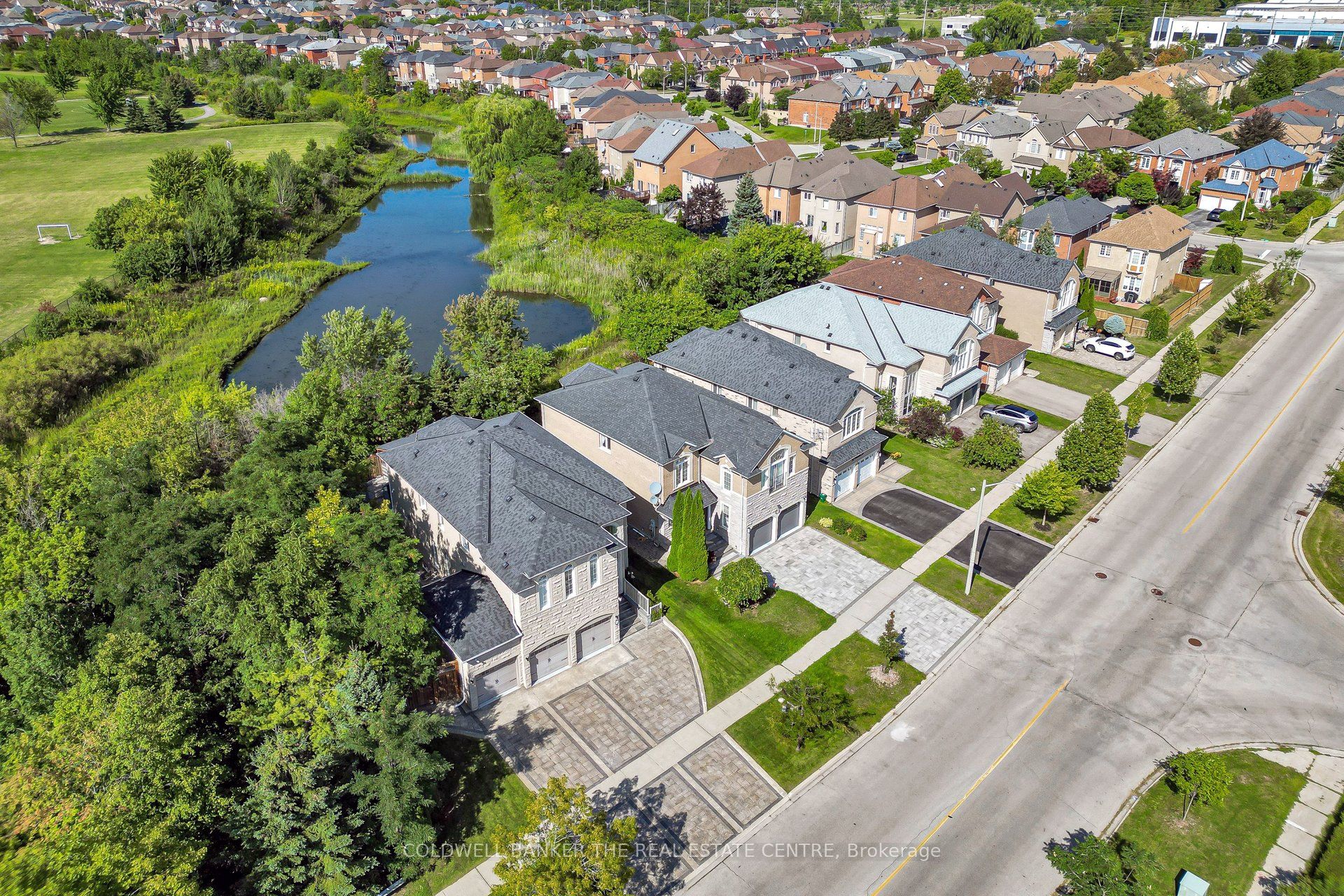 32 Princeton Avenue, Richmond Hill, ON L4S 2E3 photo 2