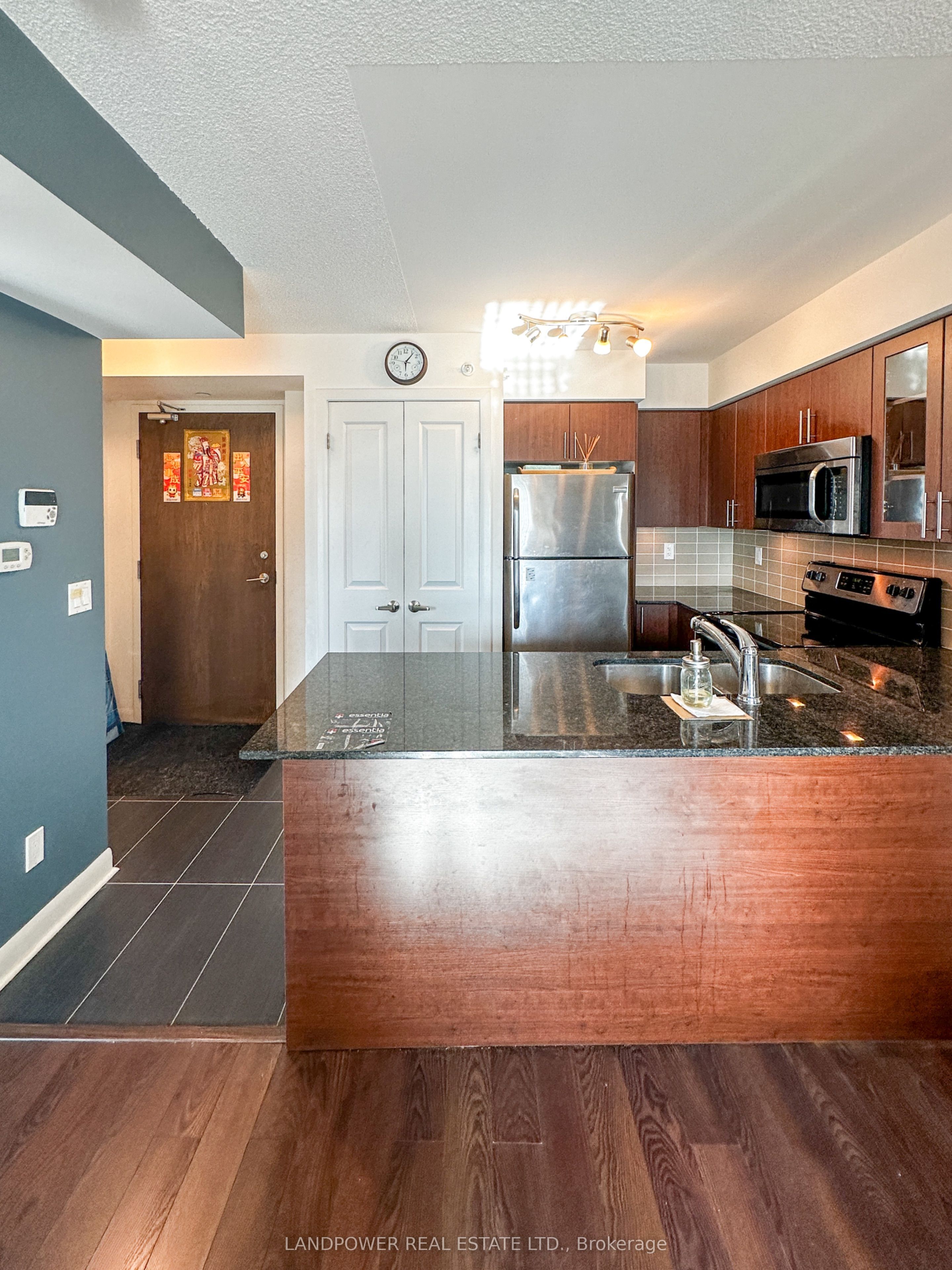 75 Norman Bethune Avenue 504, Richmond Hill, ON L4B 0B6 photo 4