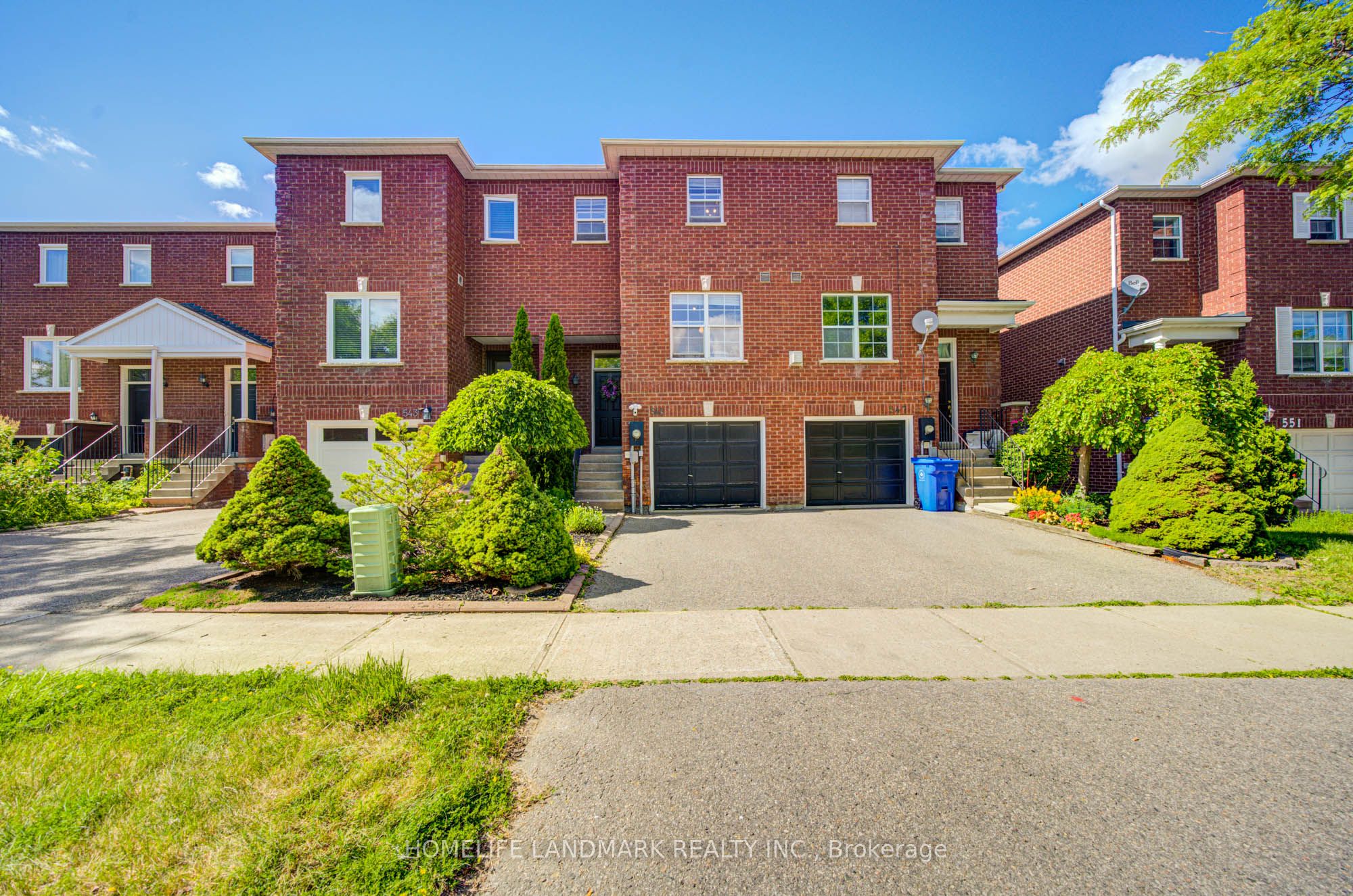 545 Bondi Avenue, Newmarket, ON L3Y 8R5 photo 2