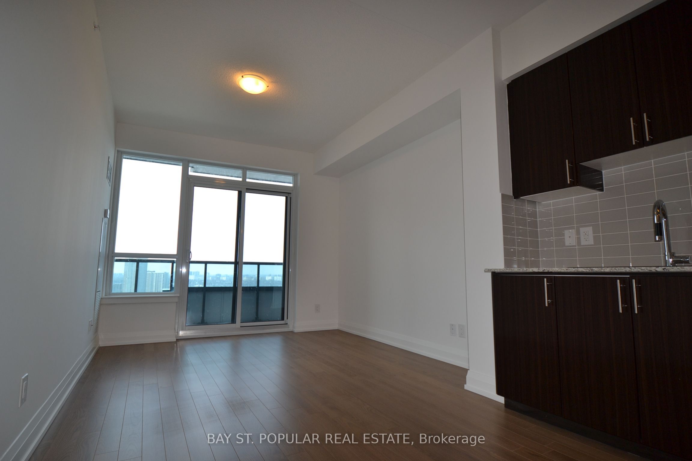 7171 Yonge Street 1810, Markham, ON L3T 0C5 photo 4