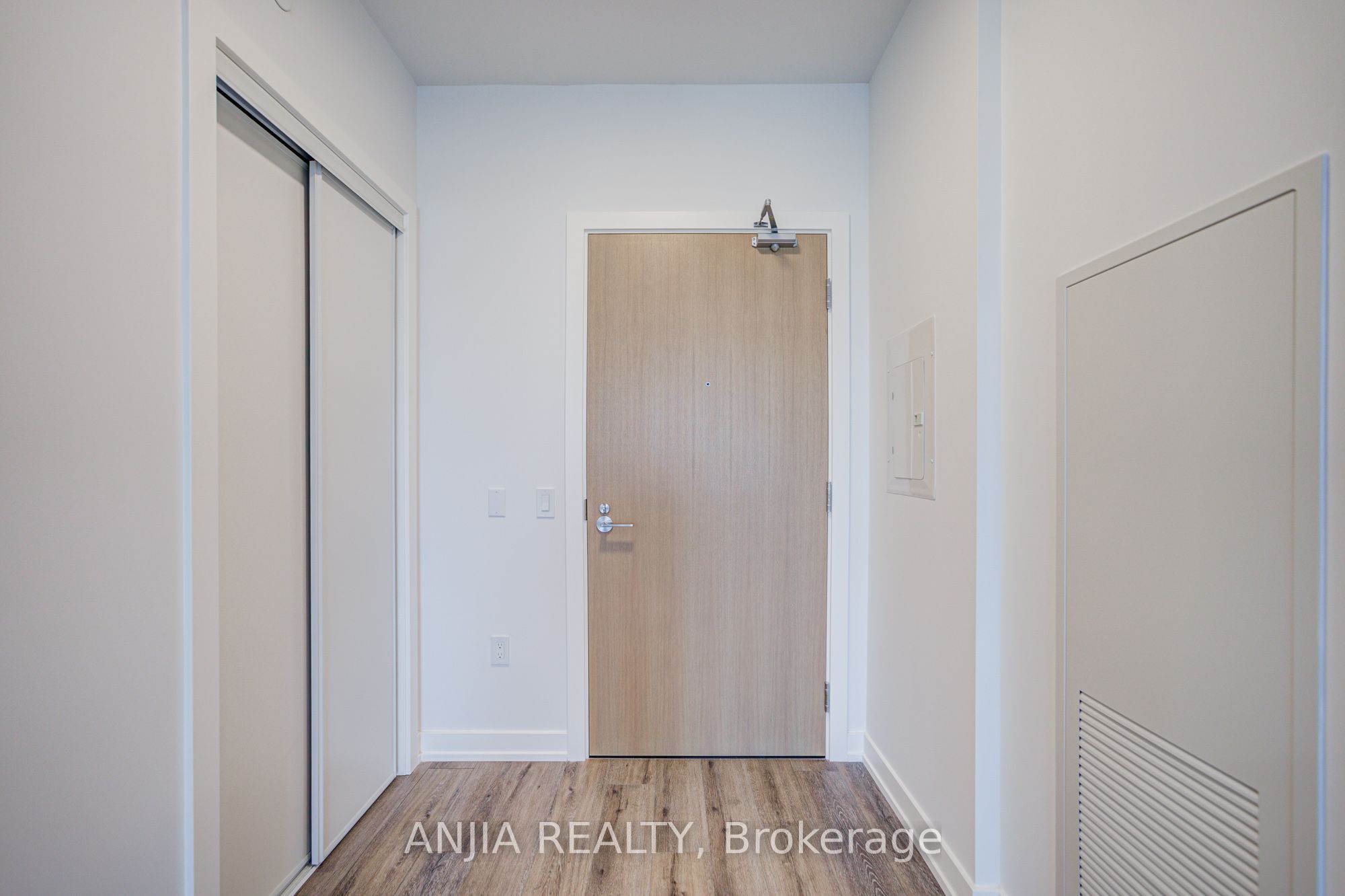5 Meadowdale Road 1204, Vaughan, ON L4K 0C7 photo 5