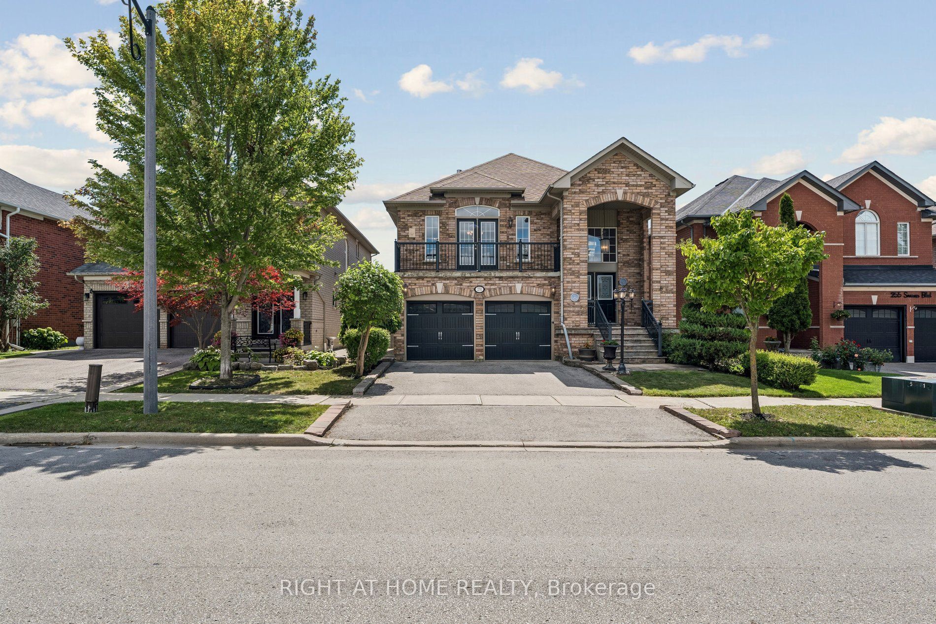 251 Sonoma Boulevard, Vaughan, ON L4H 1R5