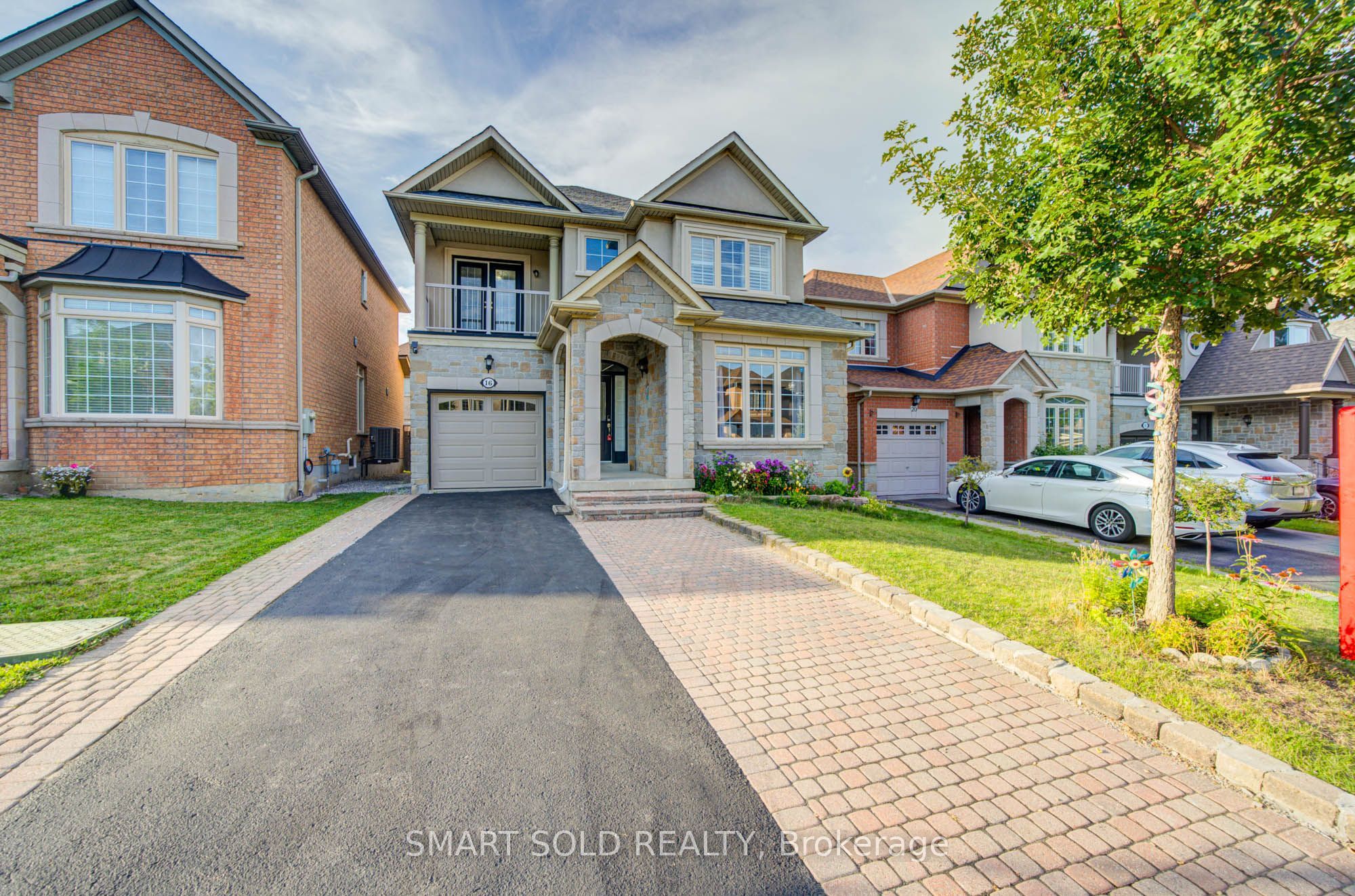 16 Burgundy Trail, Vaughan, ON L4J 8X5 photo 2