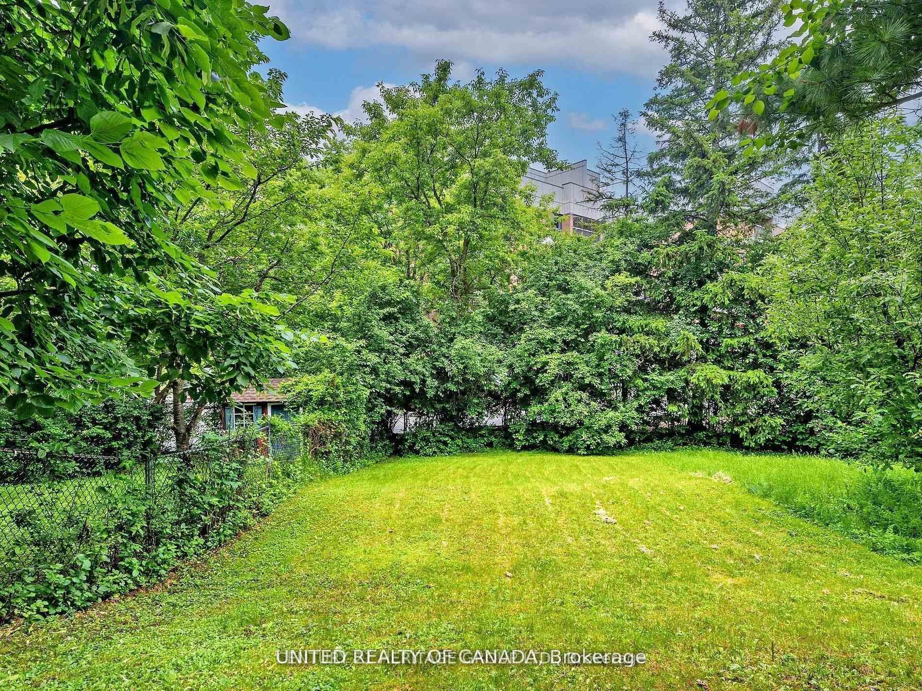 102 Baywood Court, Markham, ON L3T 5W3 photo 2