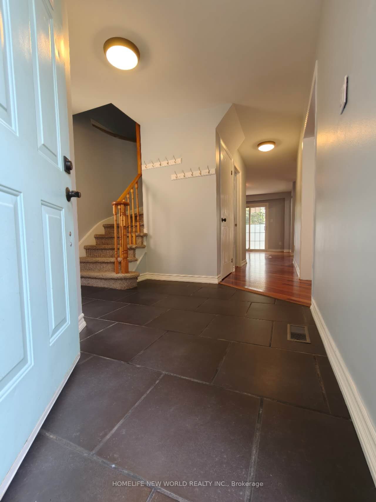 32 Moorcrest Drive, Aurora, ON L4G 3R4 photo 3
