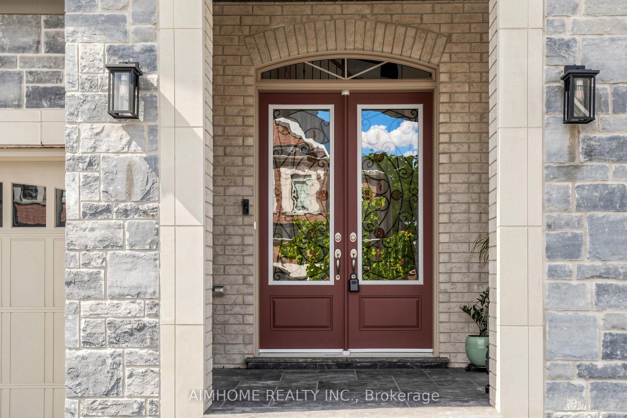 35 Marbrook Street, Richmond Hill, ON L4C 0Y9 photo 2