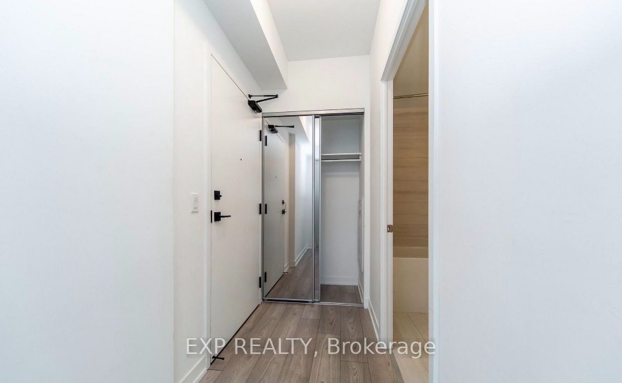 10 Abeja Street 1120, Vaughan, ON L4K 0R4 photo 2