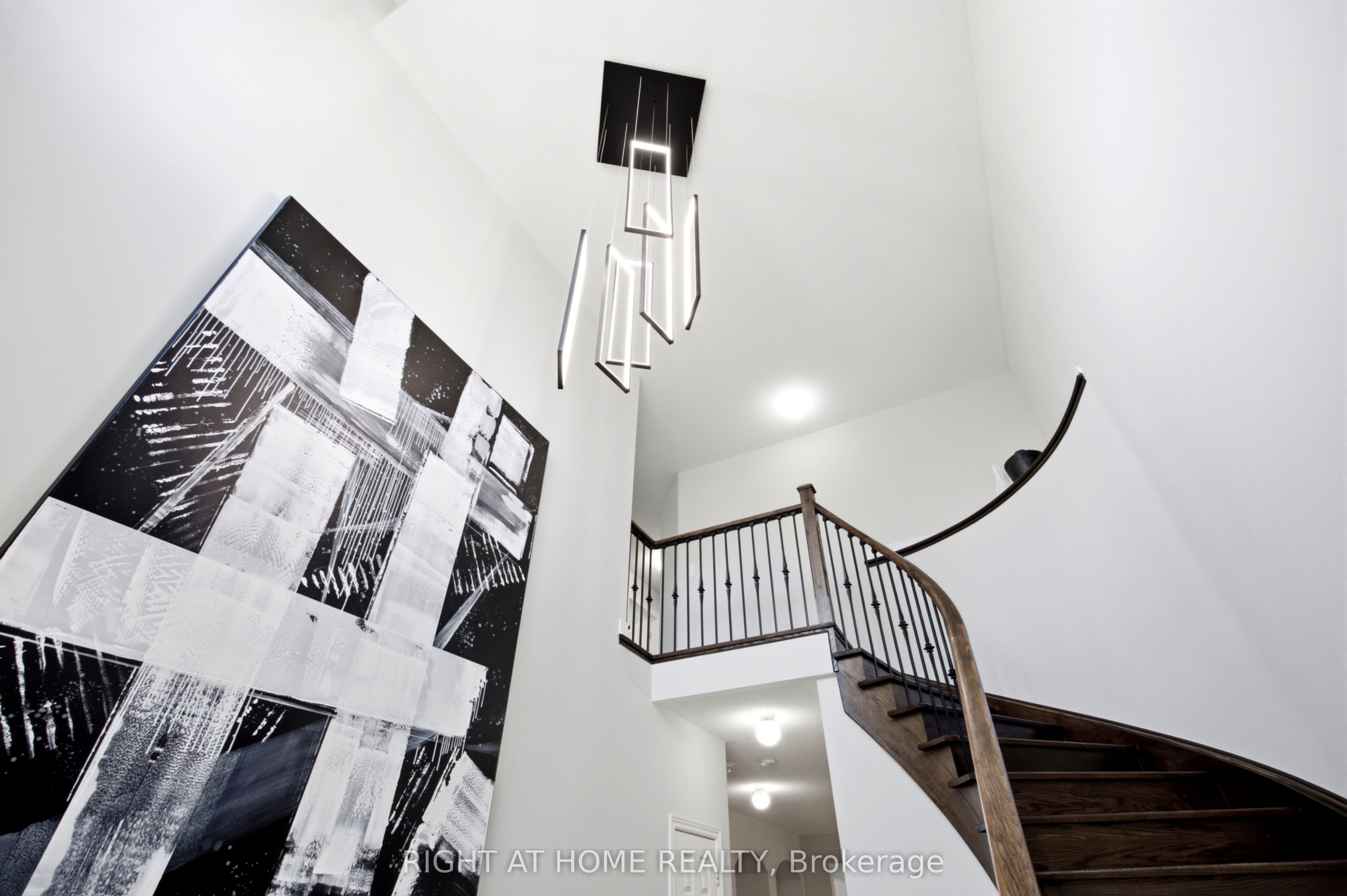 216 Greenwood Road, Whitchurch-Stouffville, ON L4A 4N8 photo 5