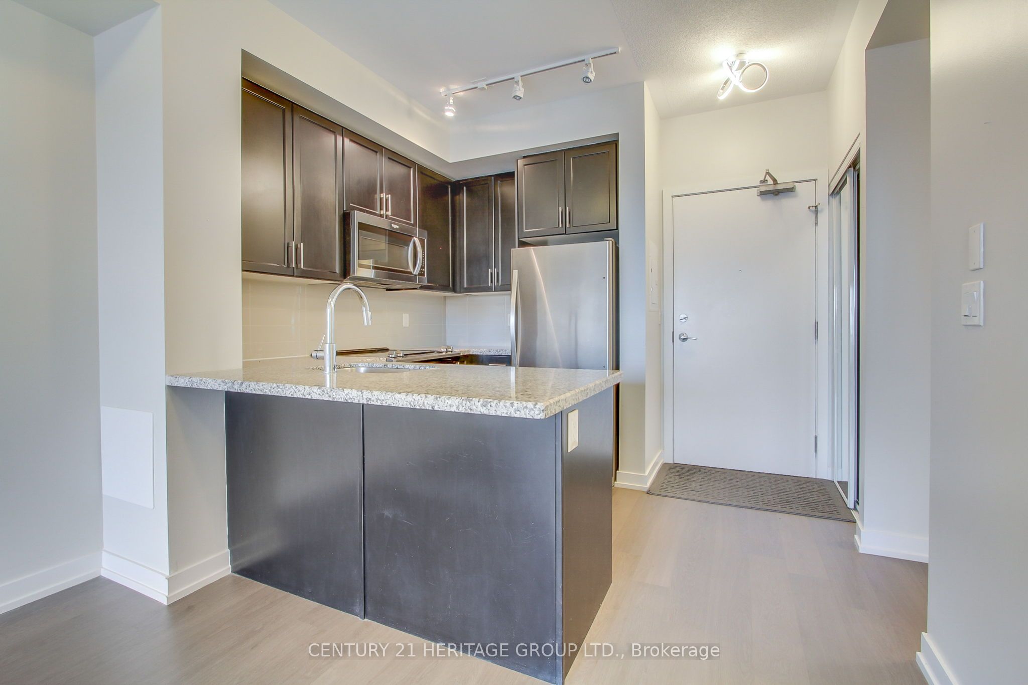 555 William Graham Drive 250, Aurora, ON L4G 7C4 photo 5
