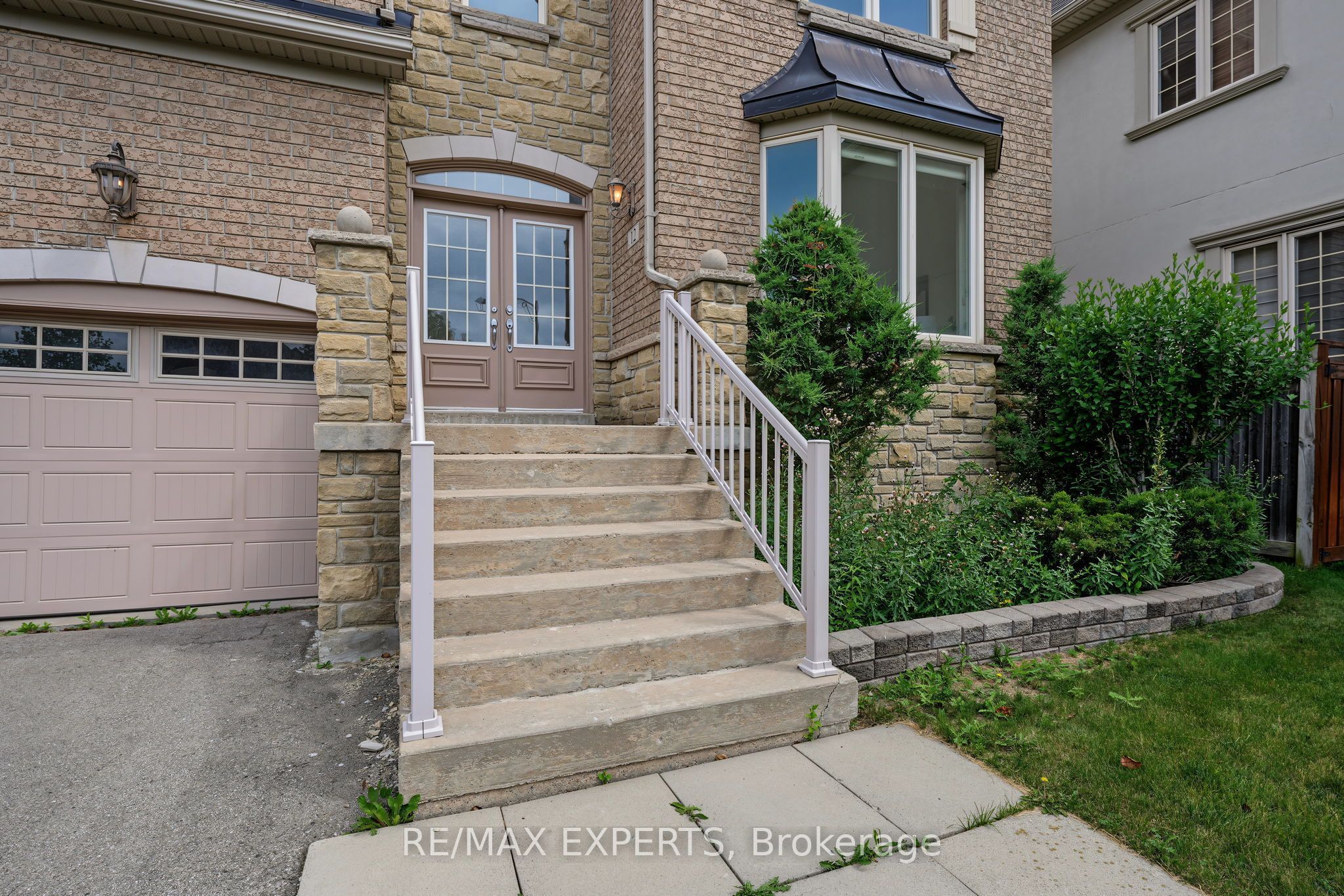 12 Sweet Valerie Court, Vaughan, ON L6A 0C6 photo 3