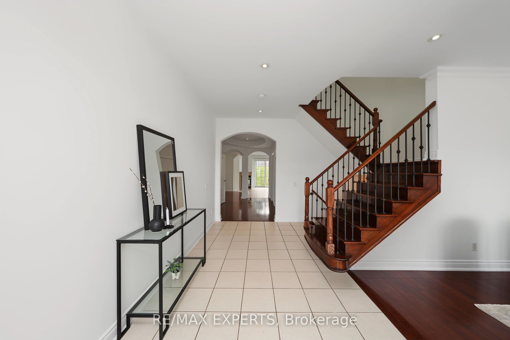 12 Sweet Valerie Court, Vaughan, ON L6A 0C6 photo 5