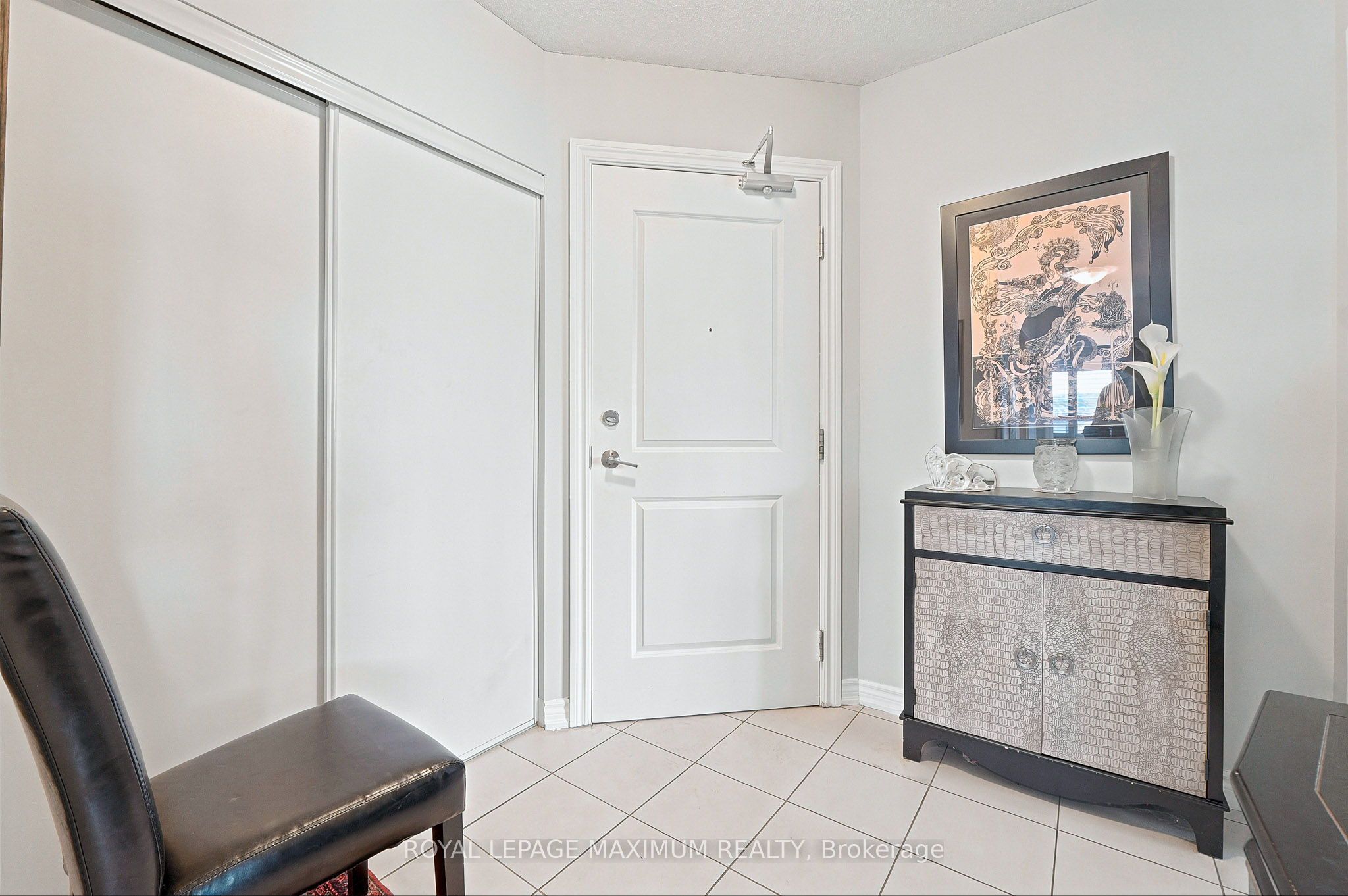 7730 Kipling Avenue 402, Vaughan, ON L4L 1Y9 photo 3