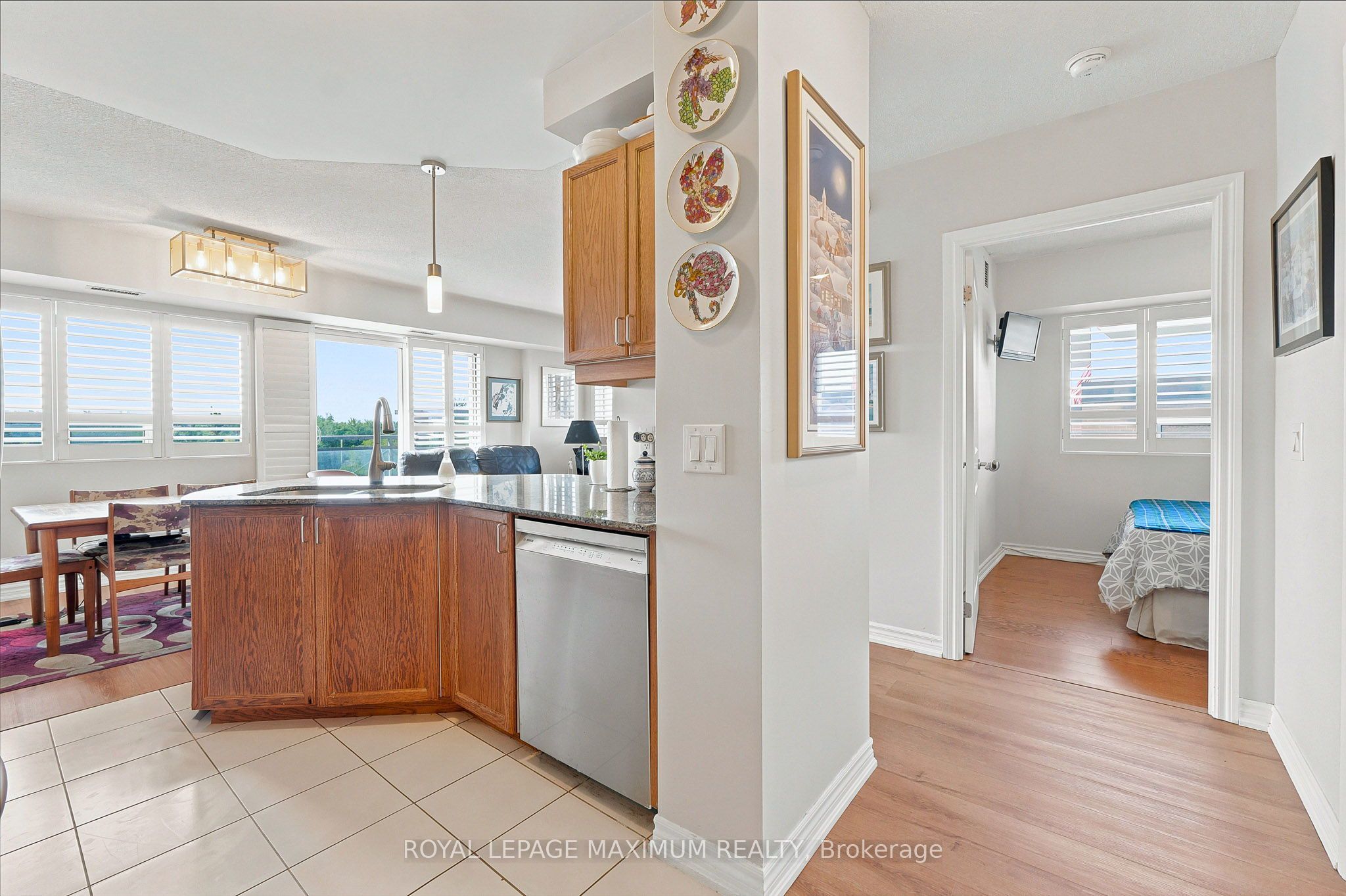 7730 Kipling Avenue 402, Vaughan, ON L4L 1Y9 photo 4