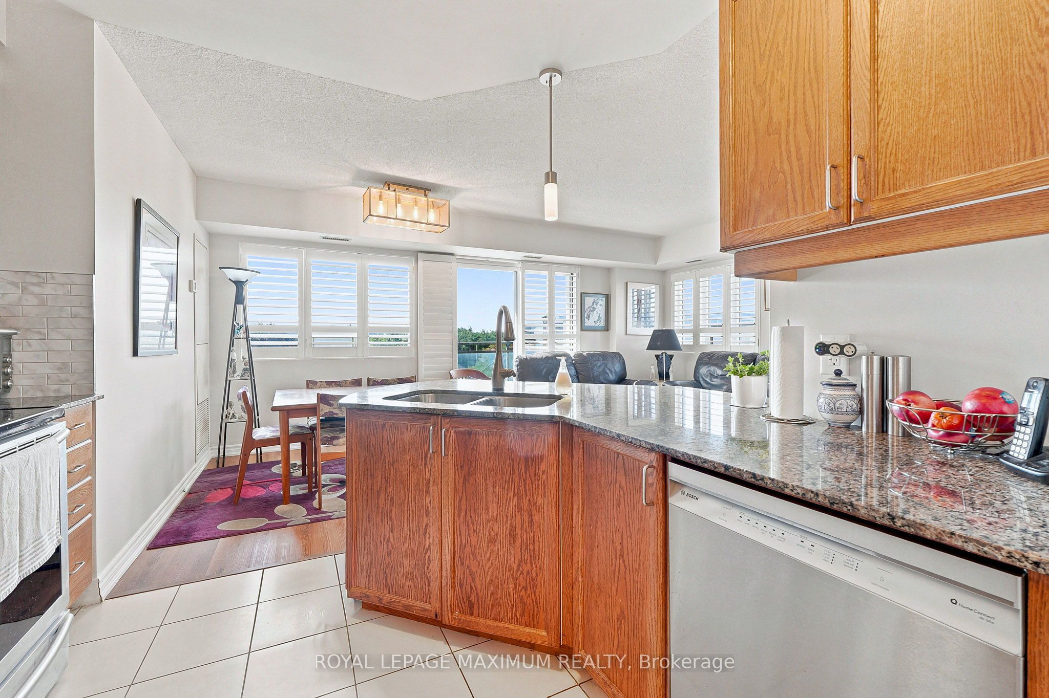 7730 Kipling Avenue 402, Vaughan, ON L4L 1Y9 photo 5