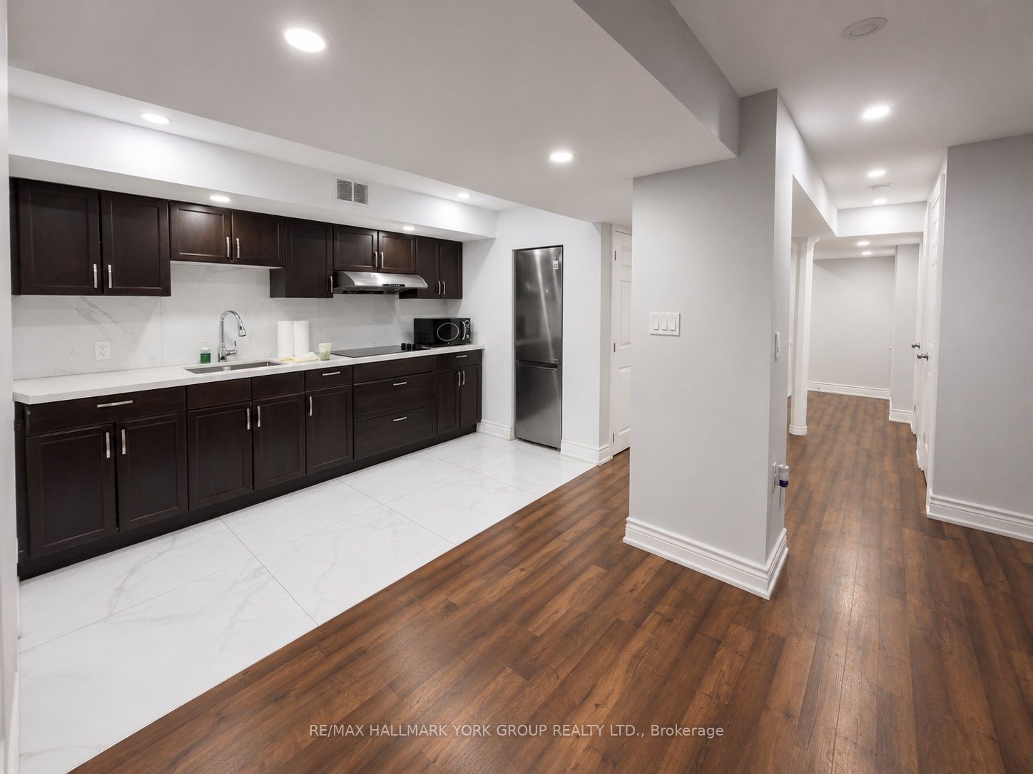 33 Deerwood Crescent, Richmond Hill, ON L4E 3V4 photo 5