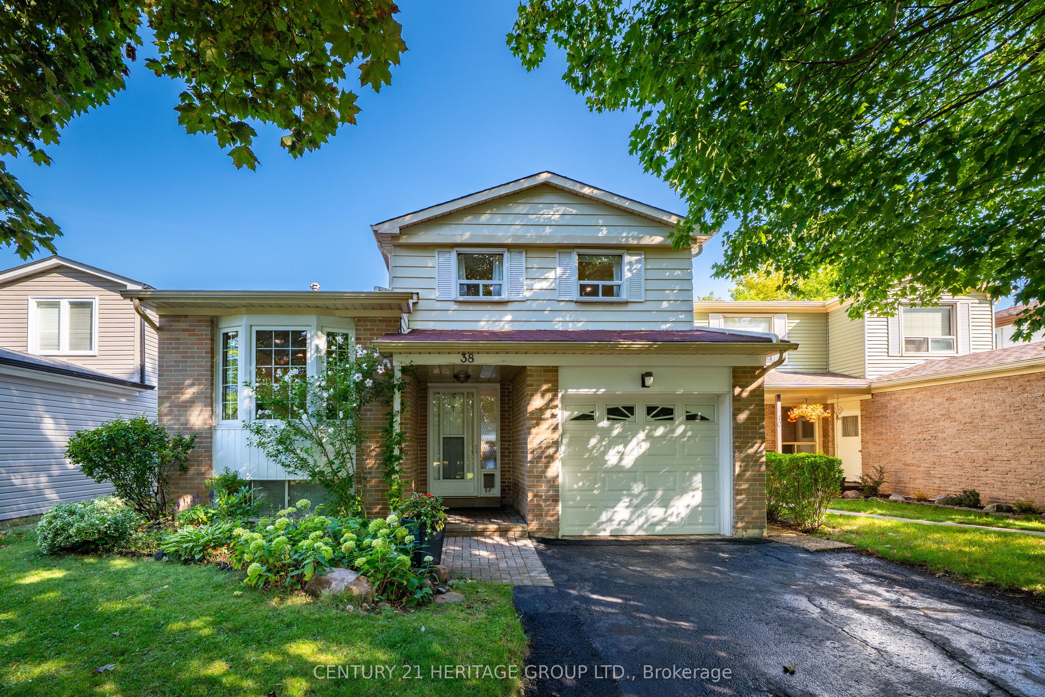38 Kitsilano Crescent, Richmond Hill, ON L4C 5A5