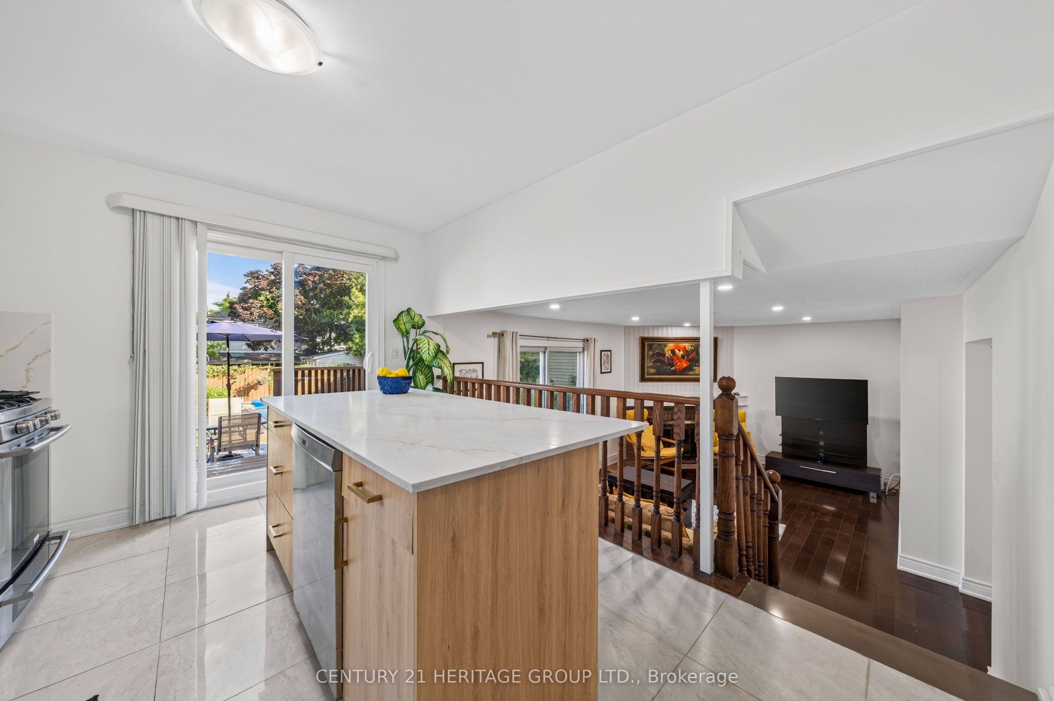 38 Kitsilano Crescent, Richmond Hill, ON L4C 5A5 photo 5