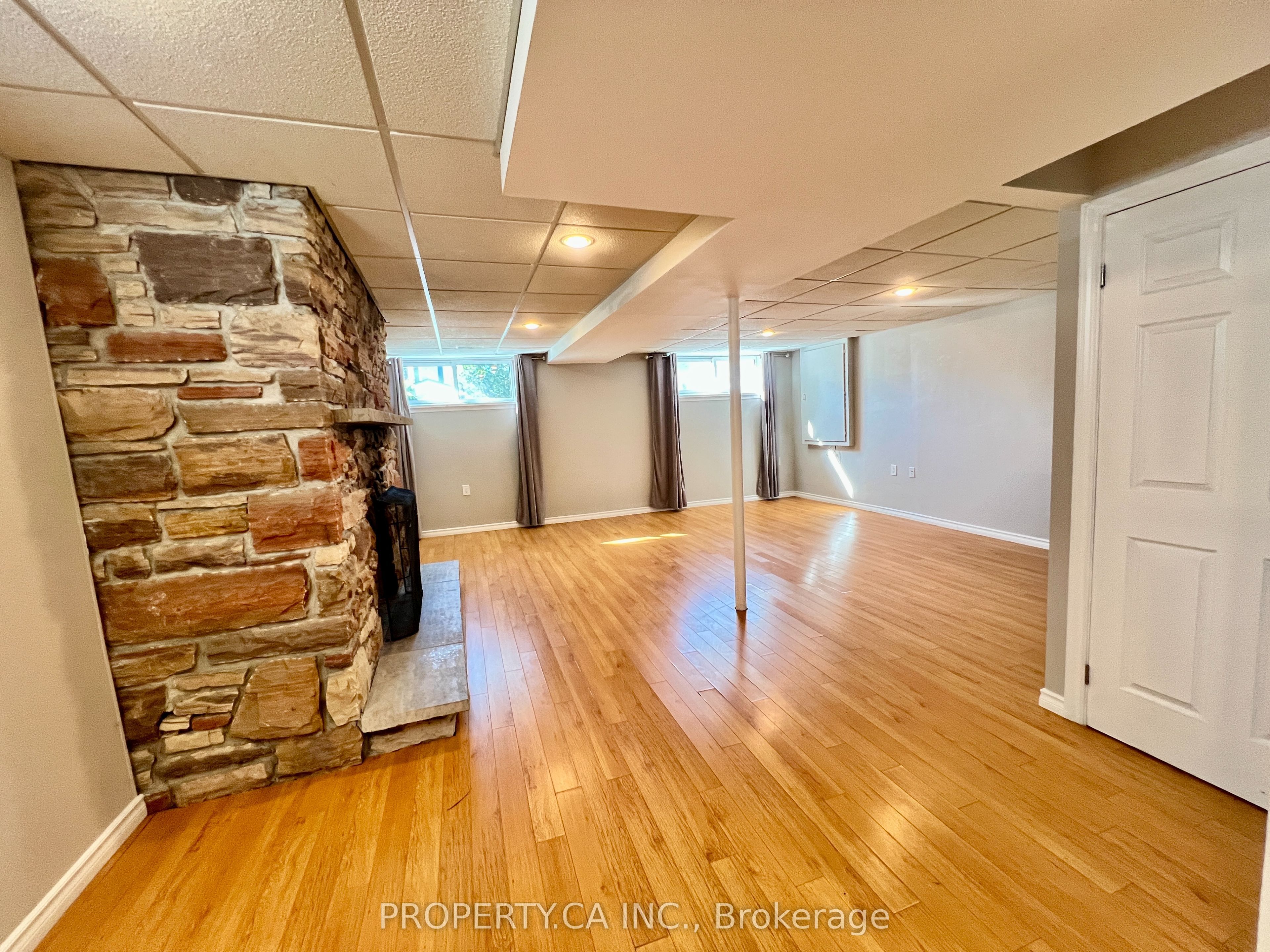 205 Talbot Crescent Lower, Newmarket, ON L3Y 1A4 photo 2