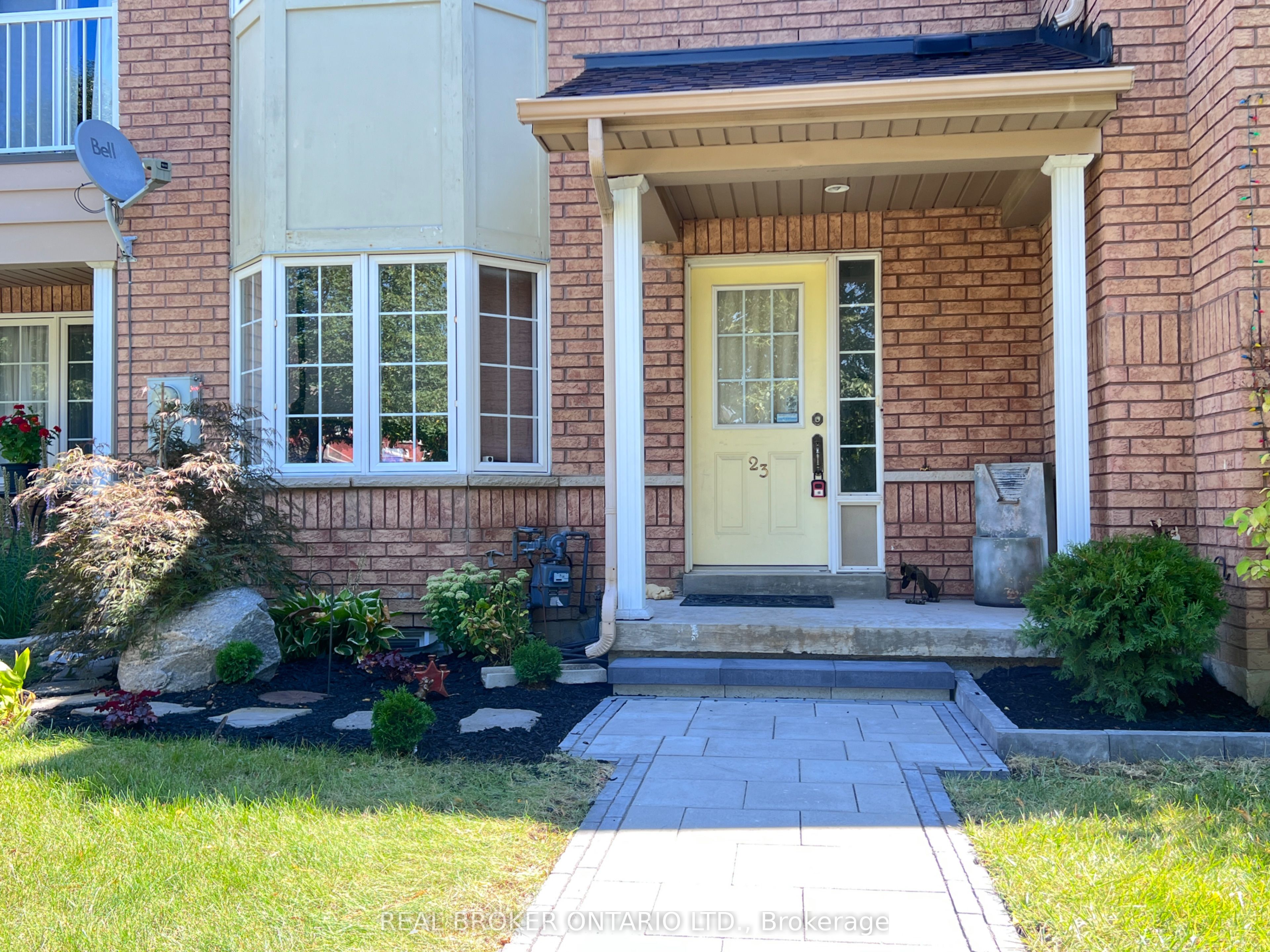 23 Piera Gardens, Markham, ON L3R 5G8