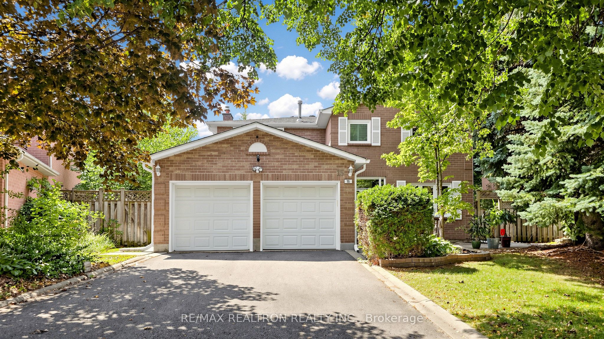 15 Rainey Court, Richmond Hill, ON L4C 9L4