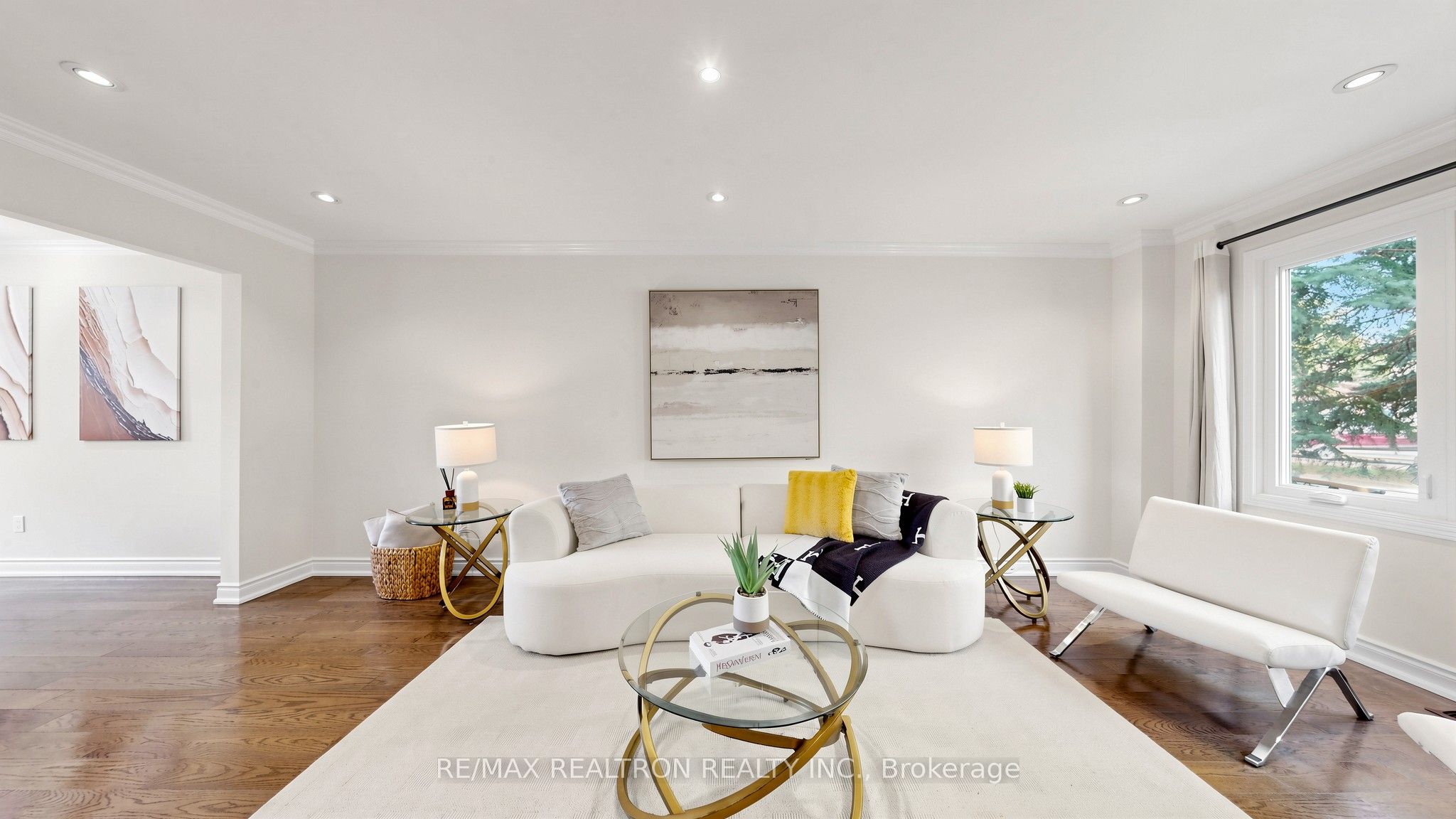 15 Rainey Court, Richmond Hill, ON L4C 9L4 photo 3