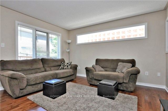 48 Widdifield Avenue, Newmarket, ON L3X 1Z4 photo 4