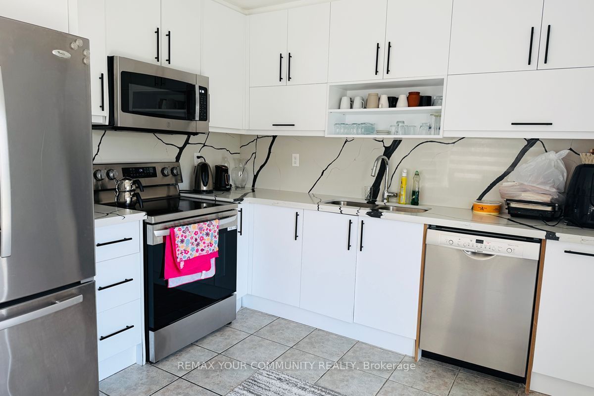 15 Benjamin Hood Crescent, Vaughan, ON L4K 5M3 photo 4
