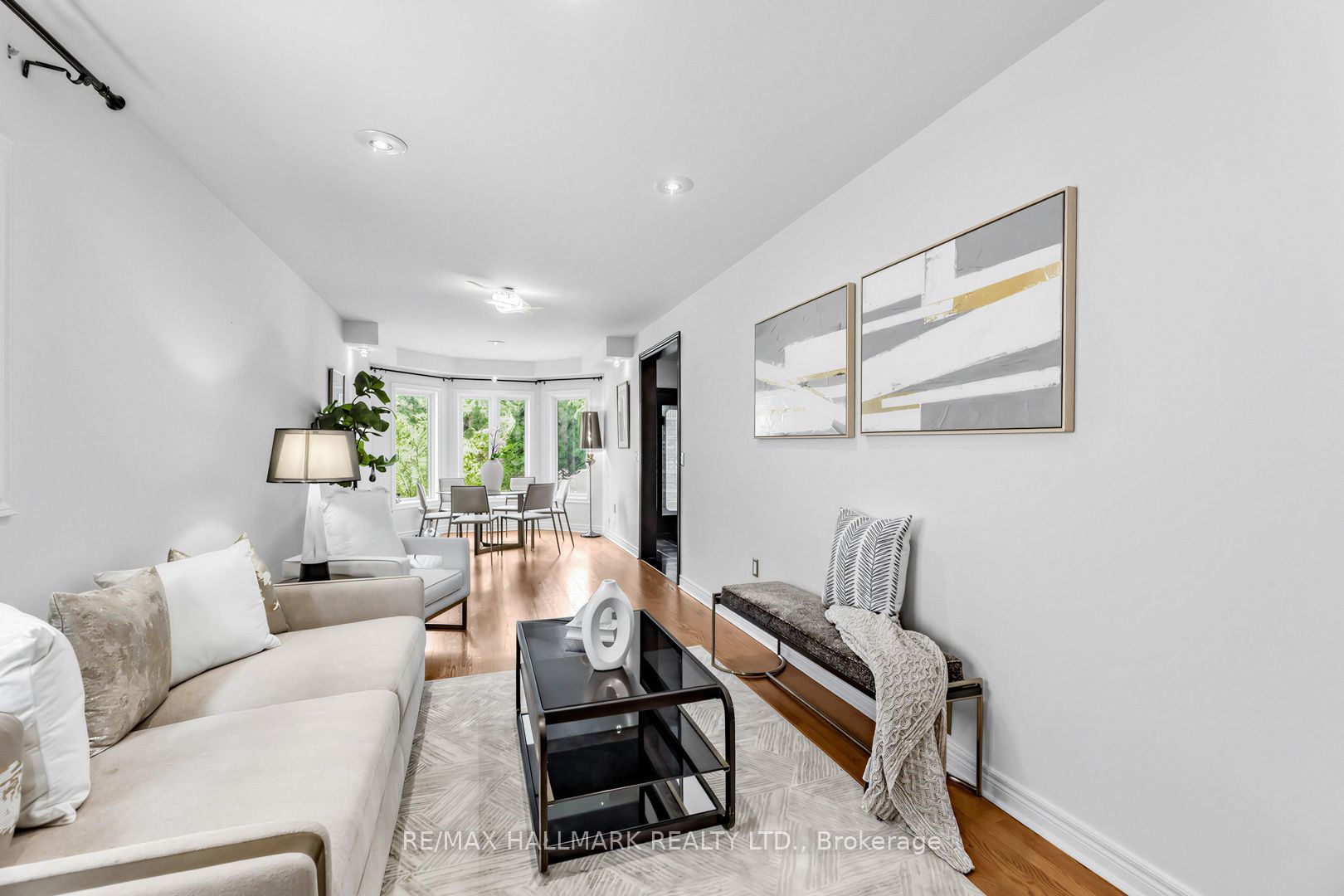 106 Larratt Lane, Richmond Hill, ON L4C 0E3 photo 3