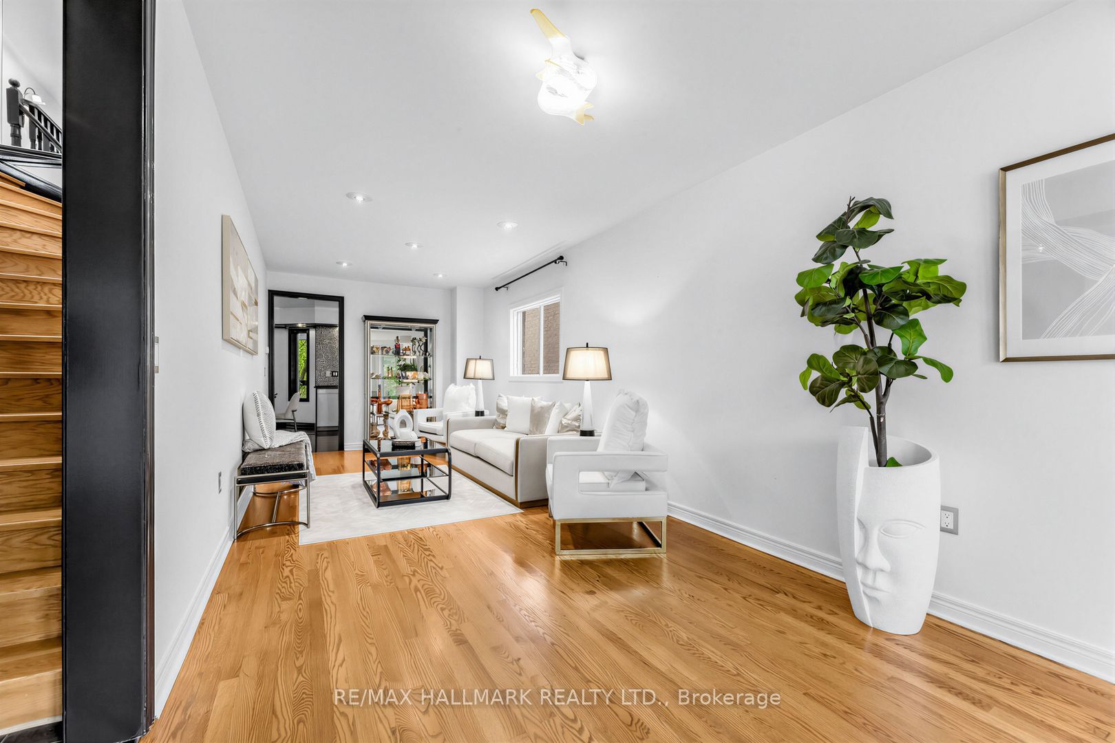 106 Larratt Lane, Richmond Hill, ON L4C 0E3 photo 4