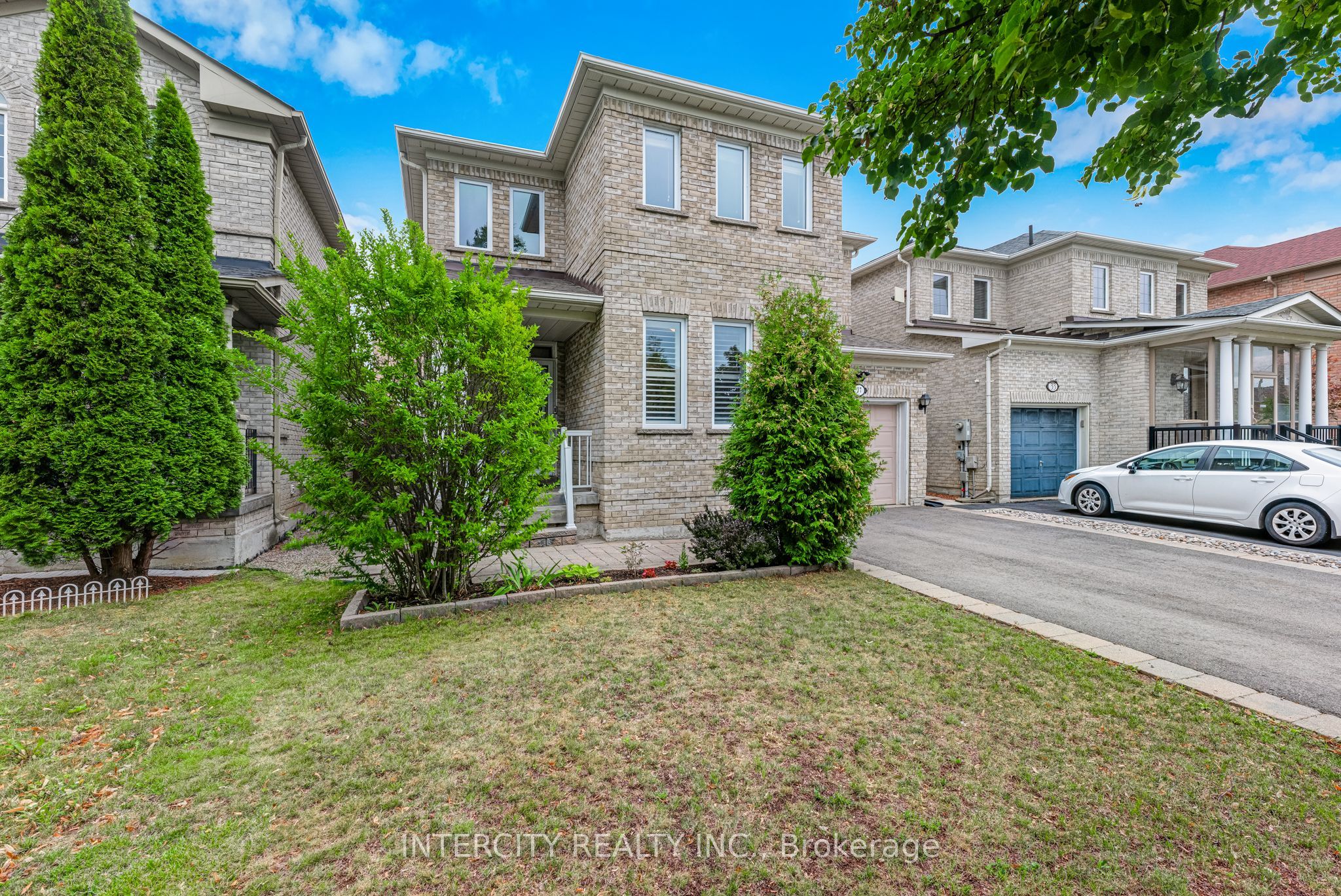 37 Redfinch Crescent, Vaughan, ON L4H 2C5 photo 2