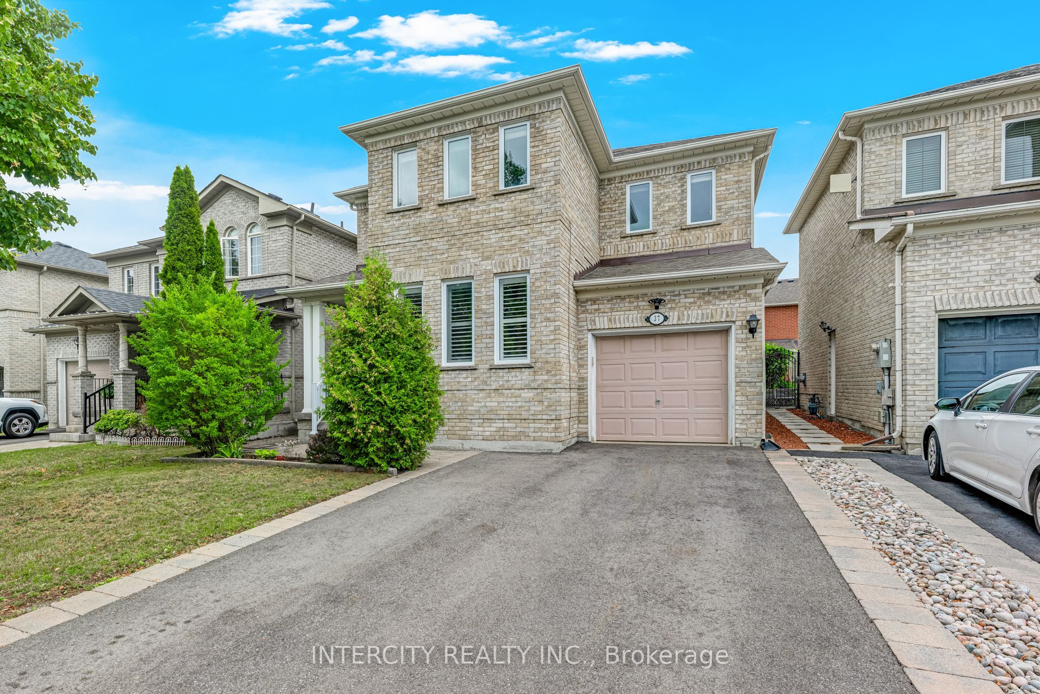 37 Redfinch Crescent, Vaughan, ON L4H 2C5 photo 3