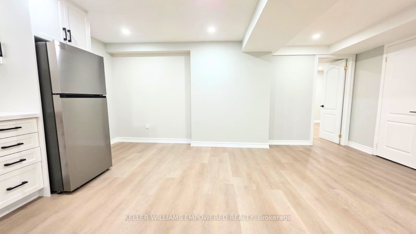 26 Raffia Avenue Bsmt, Richmond Hill, ON L4E 4M9 photo 3