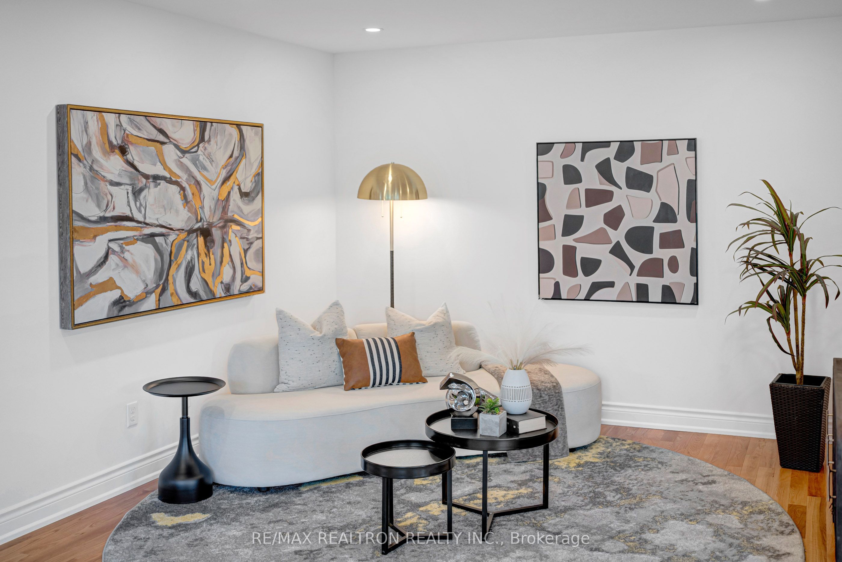 112 Duffin Drive, Whitchurch-Stouffville, ON L4A 0X3 photo 5
