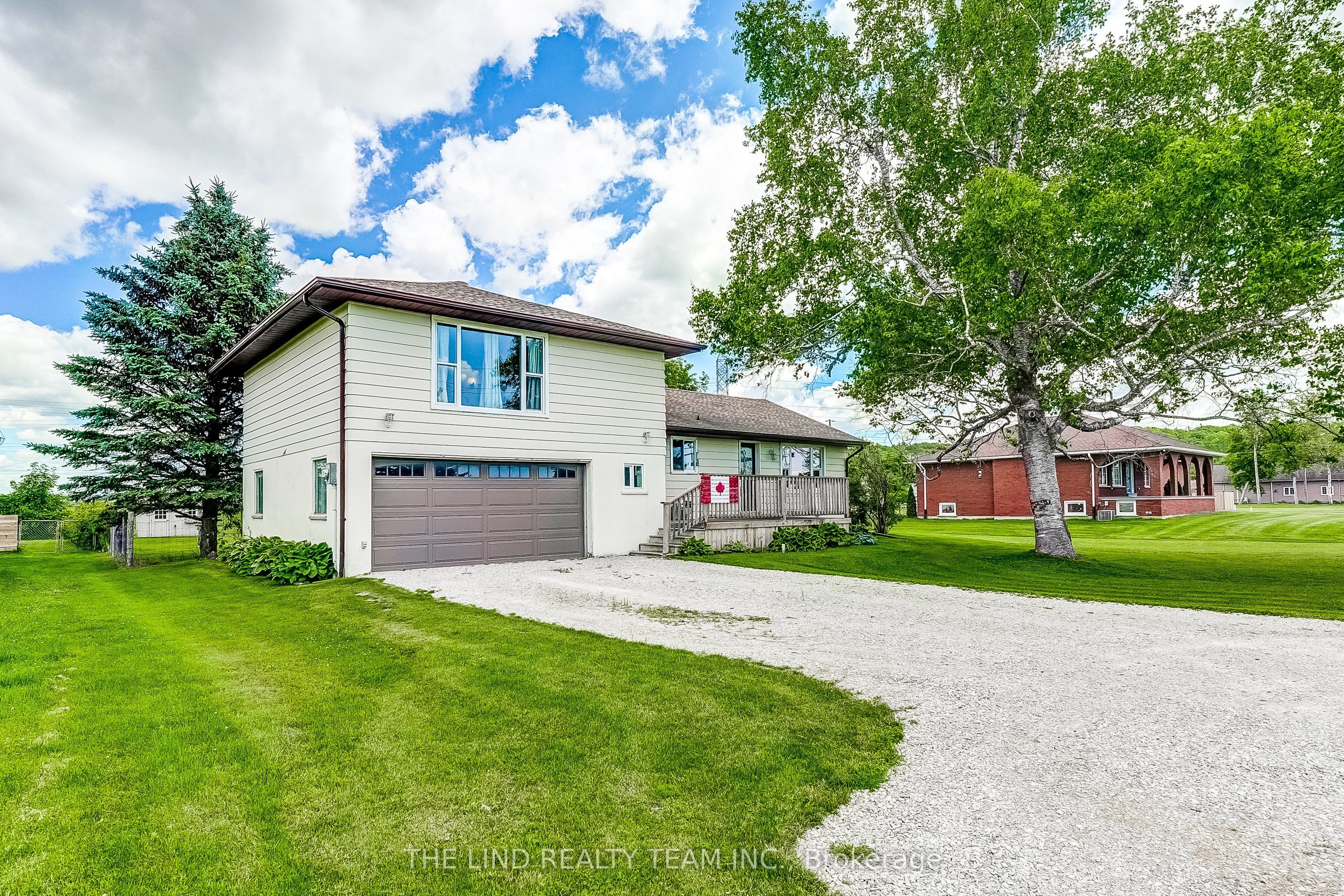 19505 Bathurst Street, East Gwillimbury, ON L3Y 4V9