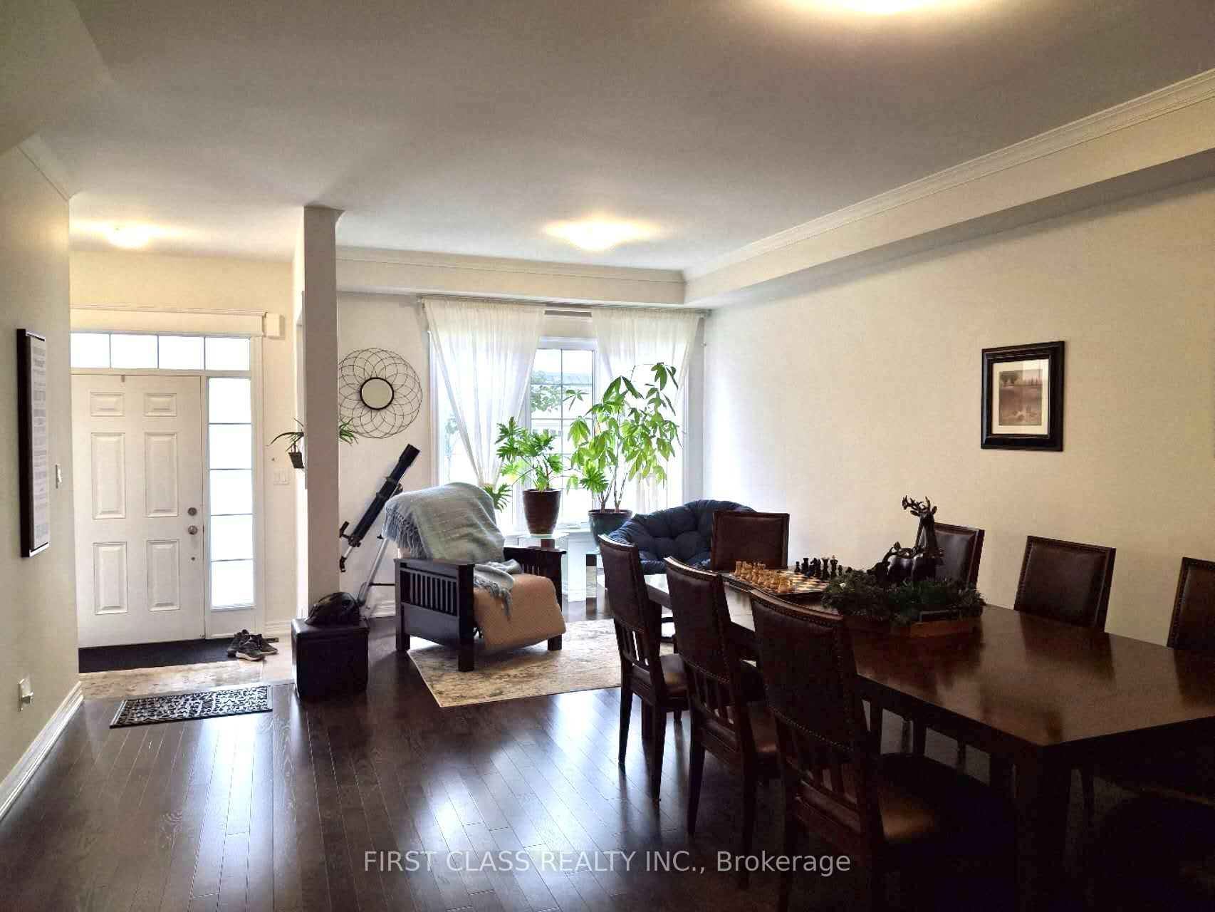 27 Clara May Avenue, East Gwillimbury, ON L9N 0L6 photo 3