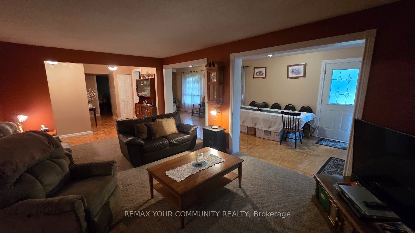 1031 Metro Road, Georgina, ON L4P 3E9 photo 5