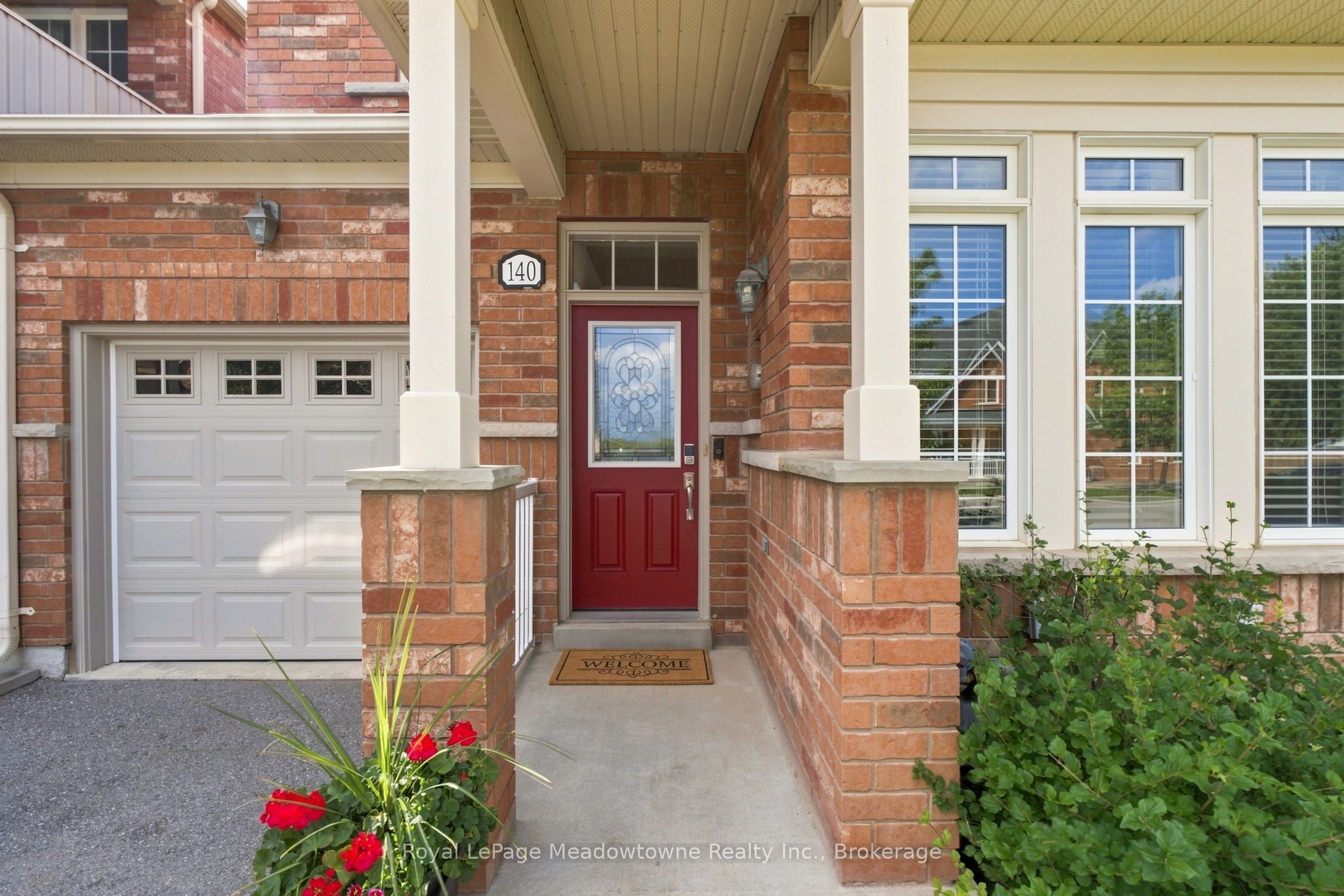 140 Laurendale Avenue, Georgina, ON L4P 0C6 photo 3