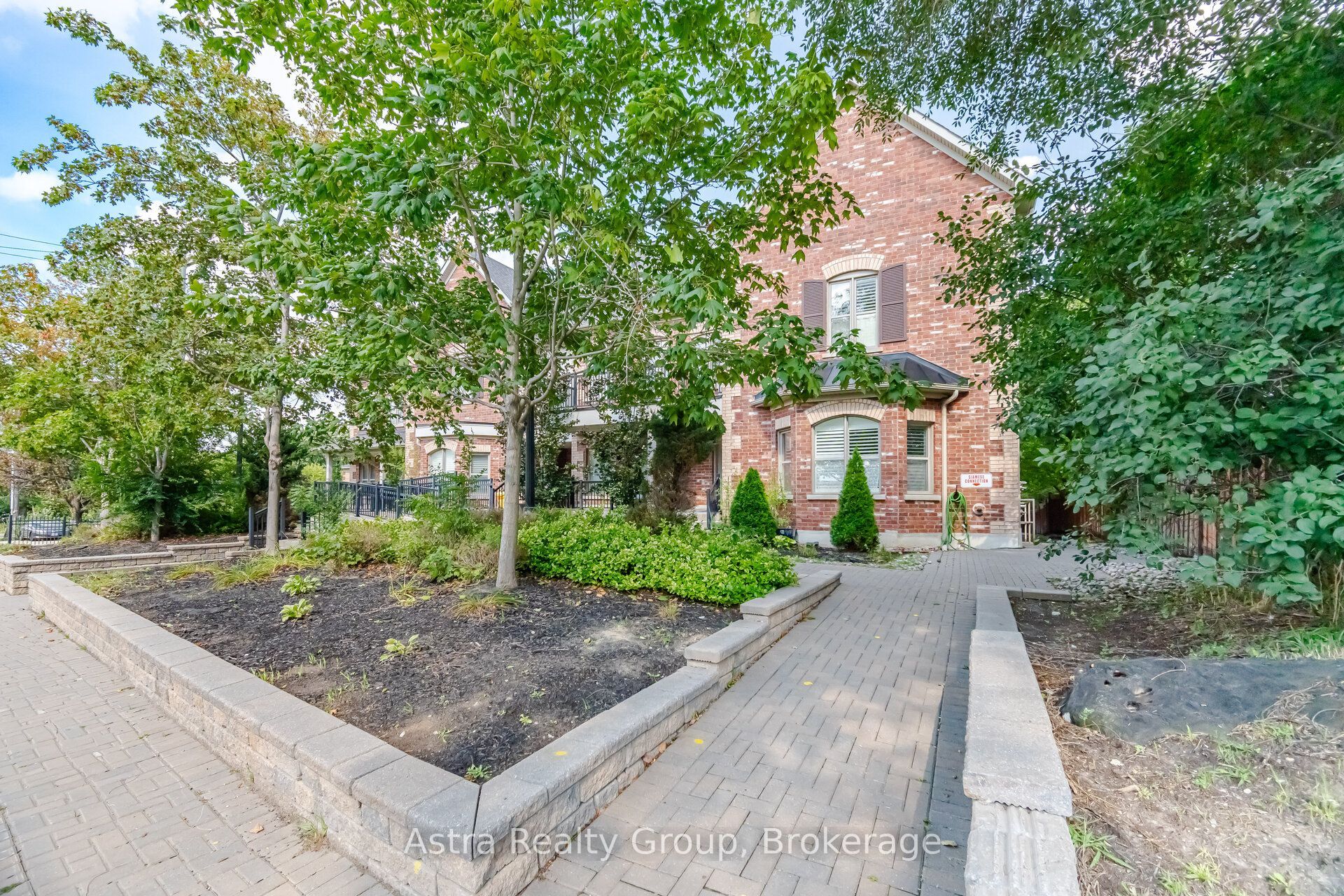 9589 Keele Street 106, Vaughan, ON L6A 5M1 photo 2