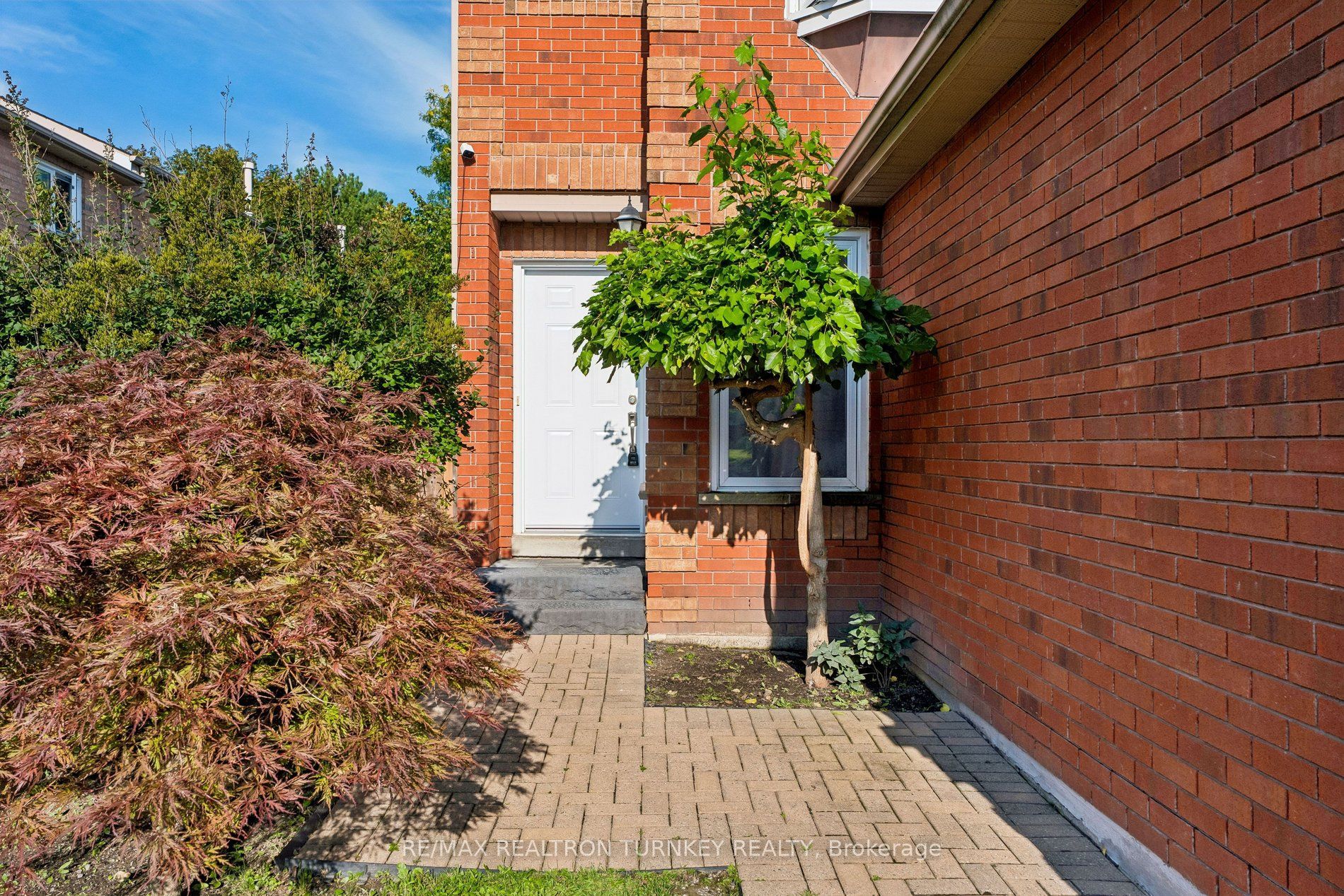 805 Playter Crescent, Newmarket, ON L3X 1W7 photo 4