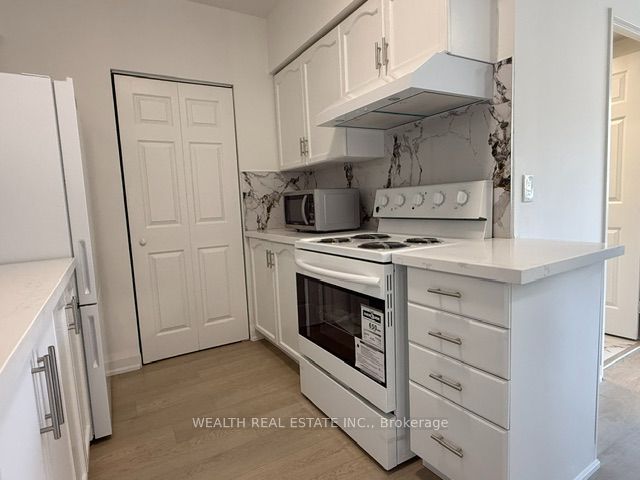 7378 Yonge Street 102, Vaughan, ON L4J 1V8 photo 4